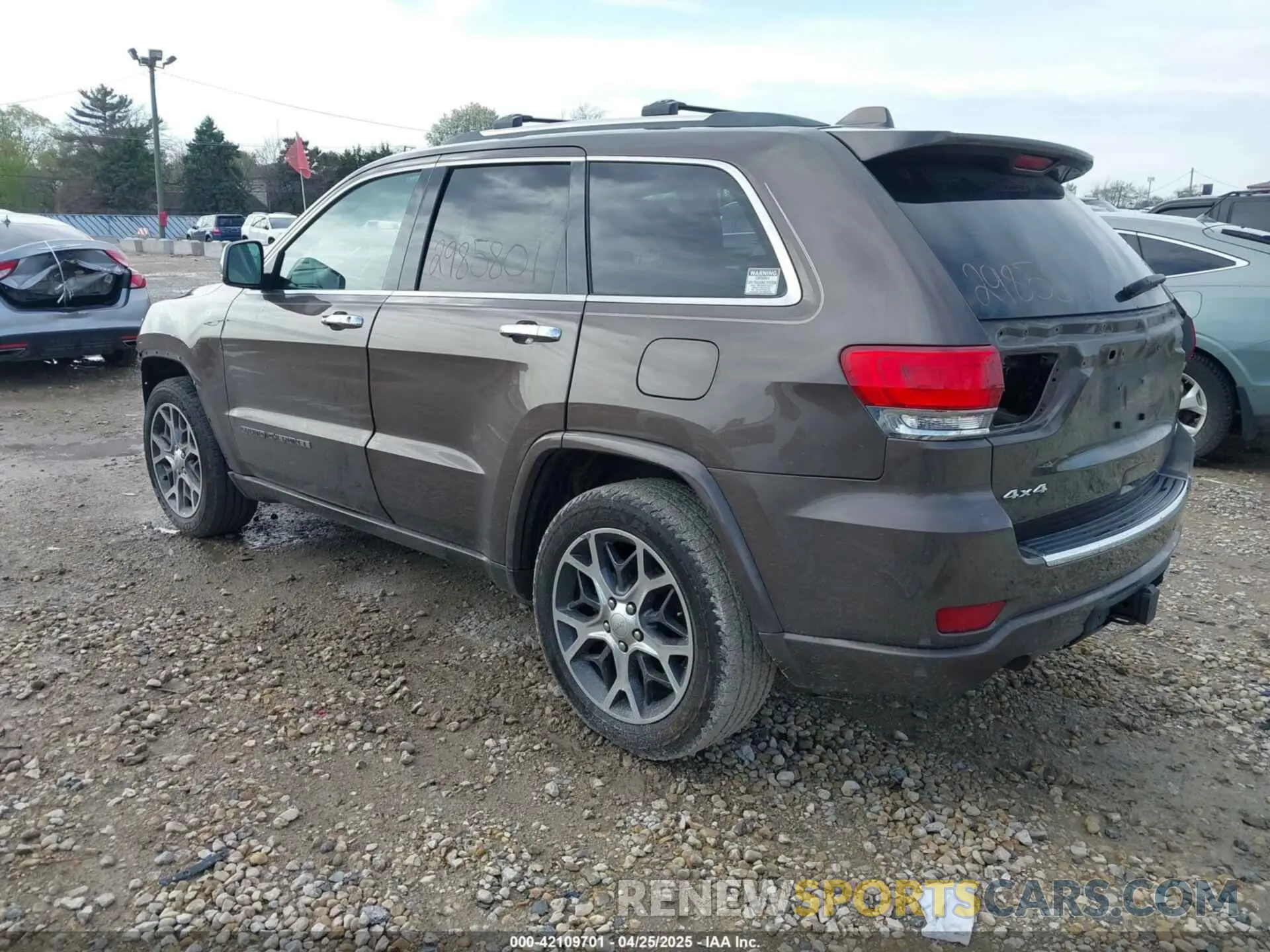 3 Photograph of a damaged car 1C4RJFCG6KC804739 JEEP GRAND CHEROKEE 2019