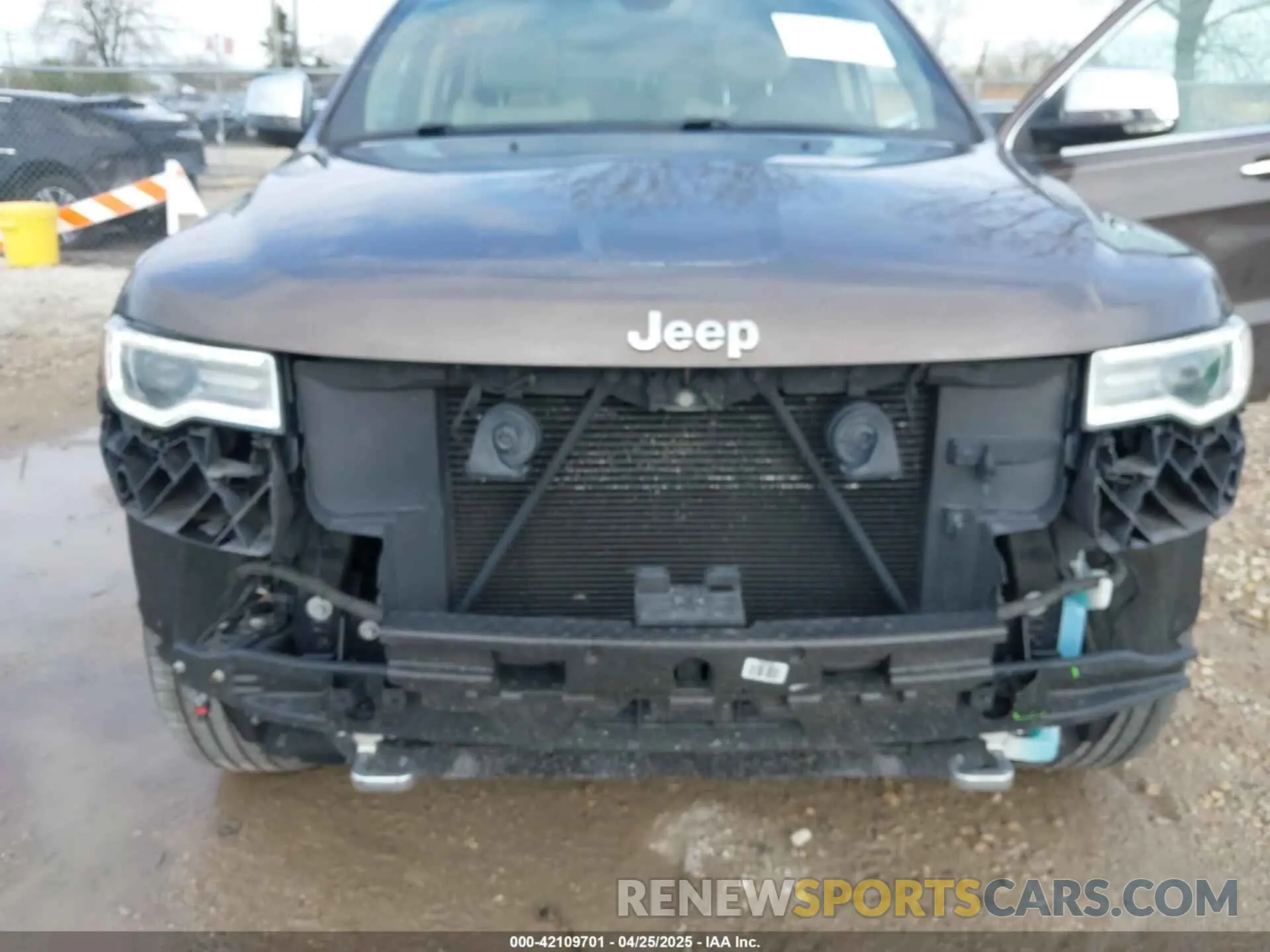 6 Photograph of a damaged car 1C4RJFCG6KC804739 JEEP GRAND CHEROKEE 2019