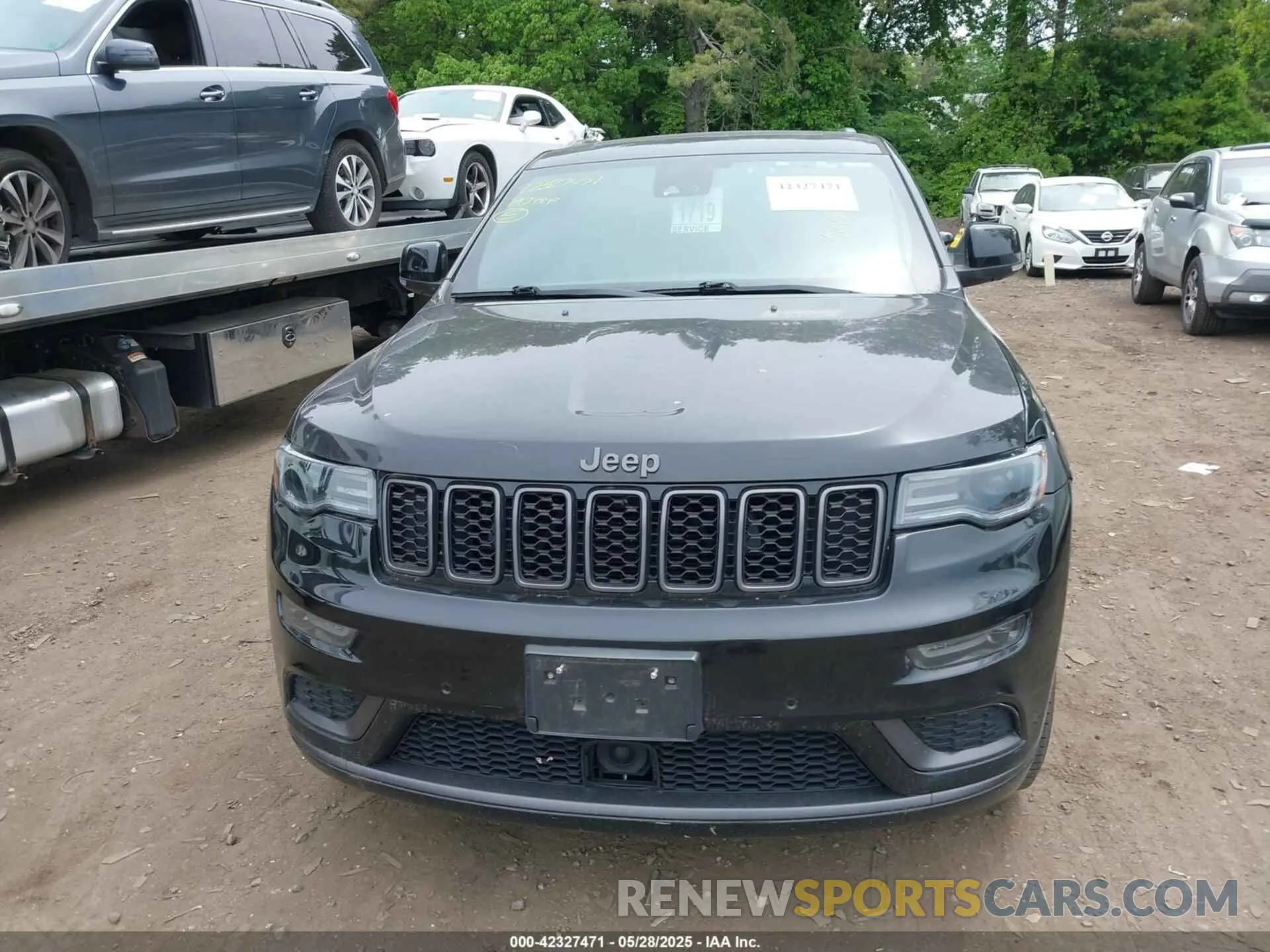 12 Photograph of a damaged car 1C4RJFCG6KC834369 JEEP GRAND CHEROKEE 2019