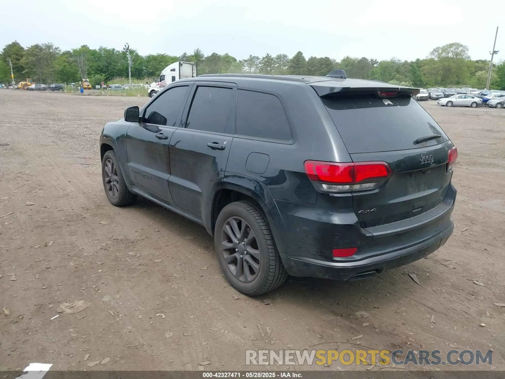 3 Photograph of a damaged car 1C4RJFCG6KC834369 JEEP GRAND CHEROKEE 2019