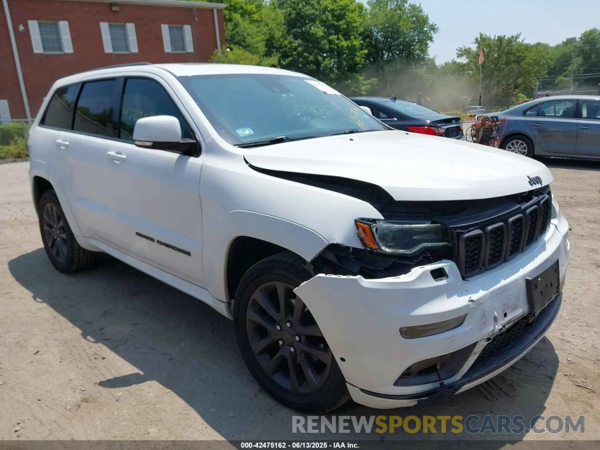 1 Фотография поврежденного автомобиля 1C4RJFCGXKC703722 JEEP GRAND CHEROKEE 2019