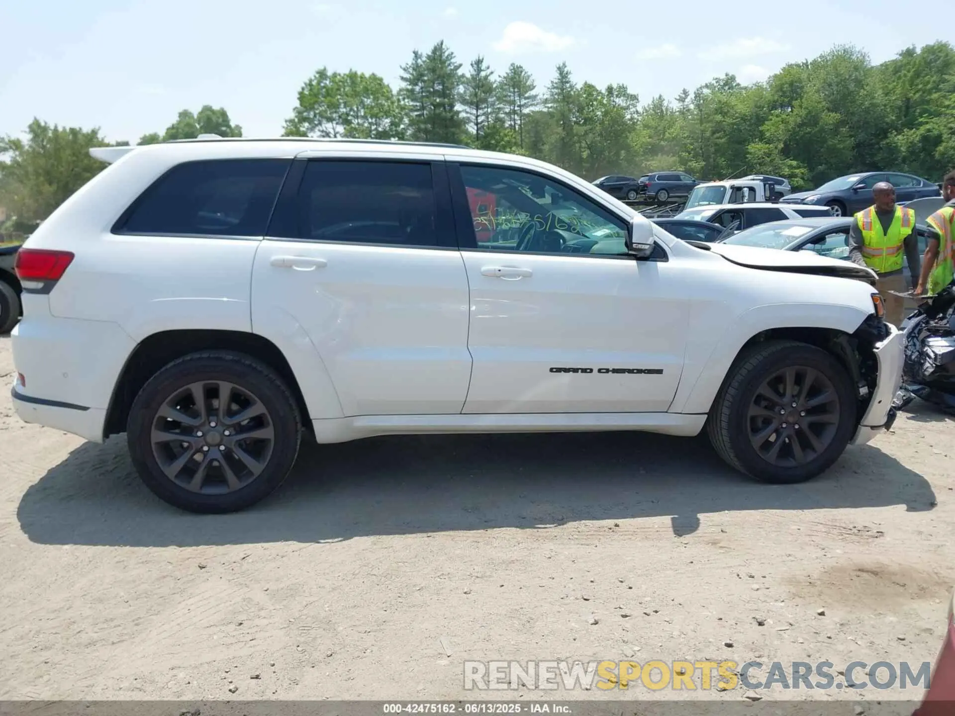 13 Фотография поврежденного автомобиля 1C4RJFCGXKC703722 JEEP GRAND CHEROKEE 2019