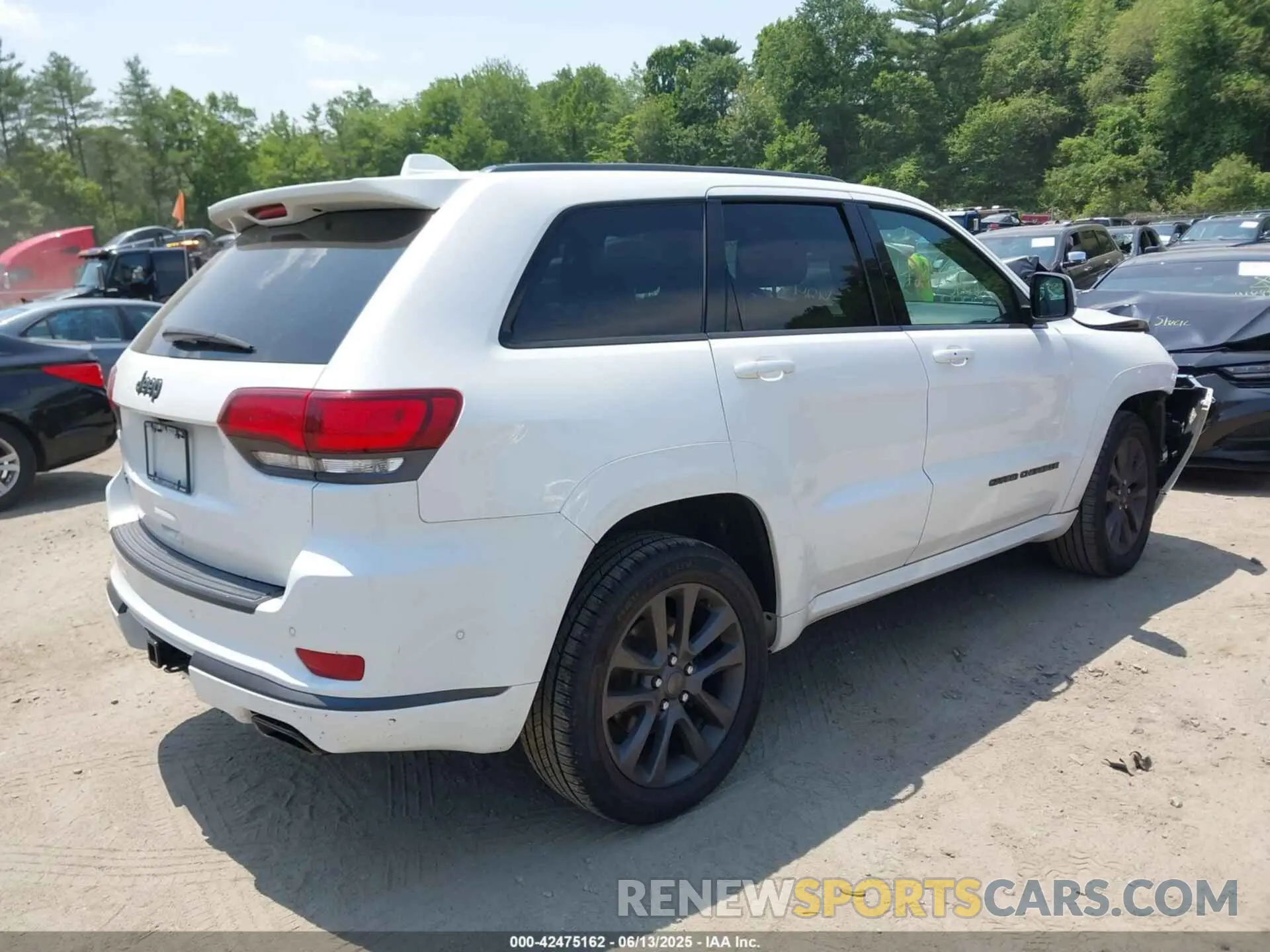 4 Фотография поврежденного автомобиля 1C4RJFCGXKC703722 JEEP GRAND CHEROKEE 2019