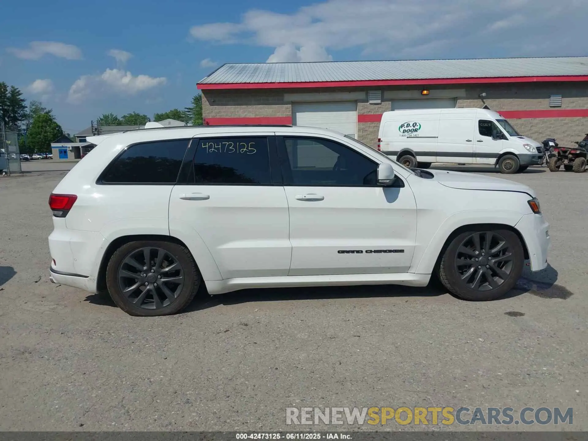 13 Photograph of a damaged car 1C4RJFCT2KC607788 JEEP GRAND CHEROKEE 2019