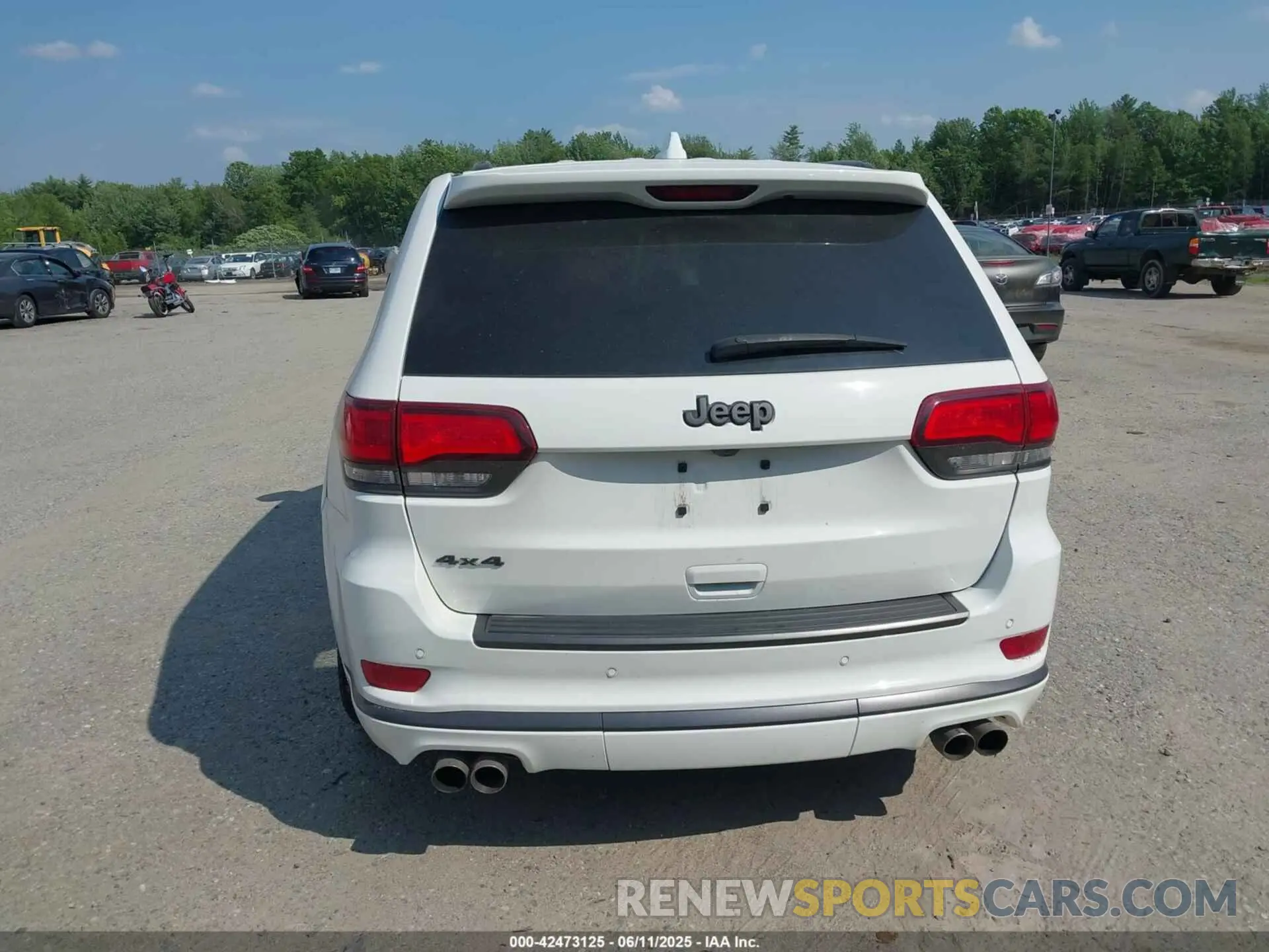 16 Photograph of a damaged car 1C4RJFCT2KC607788 JEEP GRAND CHEROKEE 2019