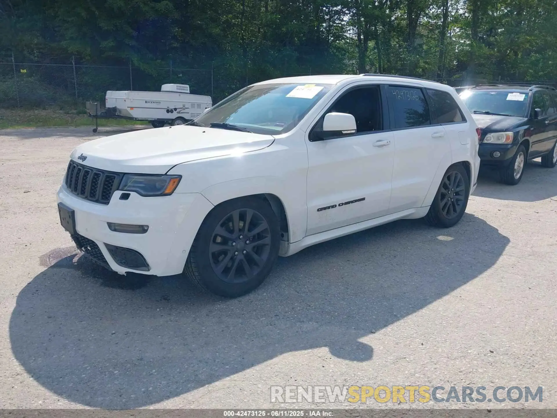 2 Photograph of a damaged car 1C4RJFCT2KC607788 JEEP GRAND CHEROKEE 2019