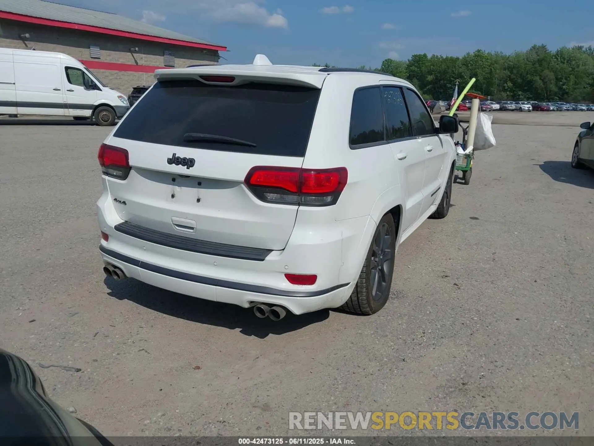 4 Photograph of a damaged car 1C4RJFCT2KC607788 JEEP GRAND CHEROKEE 2019
