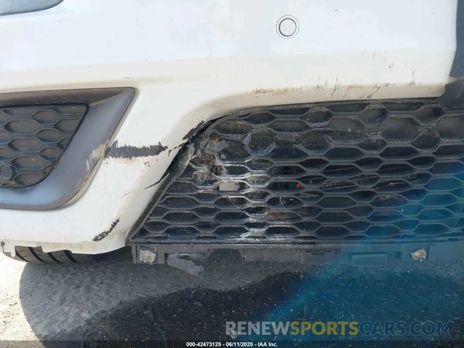 6 Photograph of a damaged car 1C4RJFCT2KC607788 JEEP GRAND CHEROKEE 2019