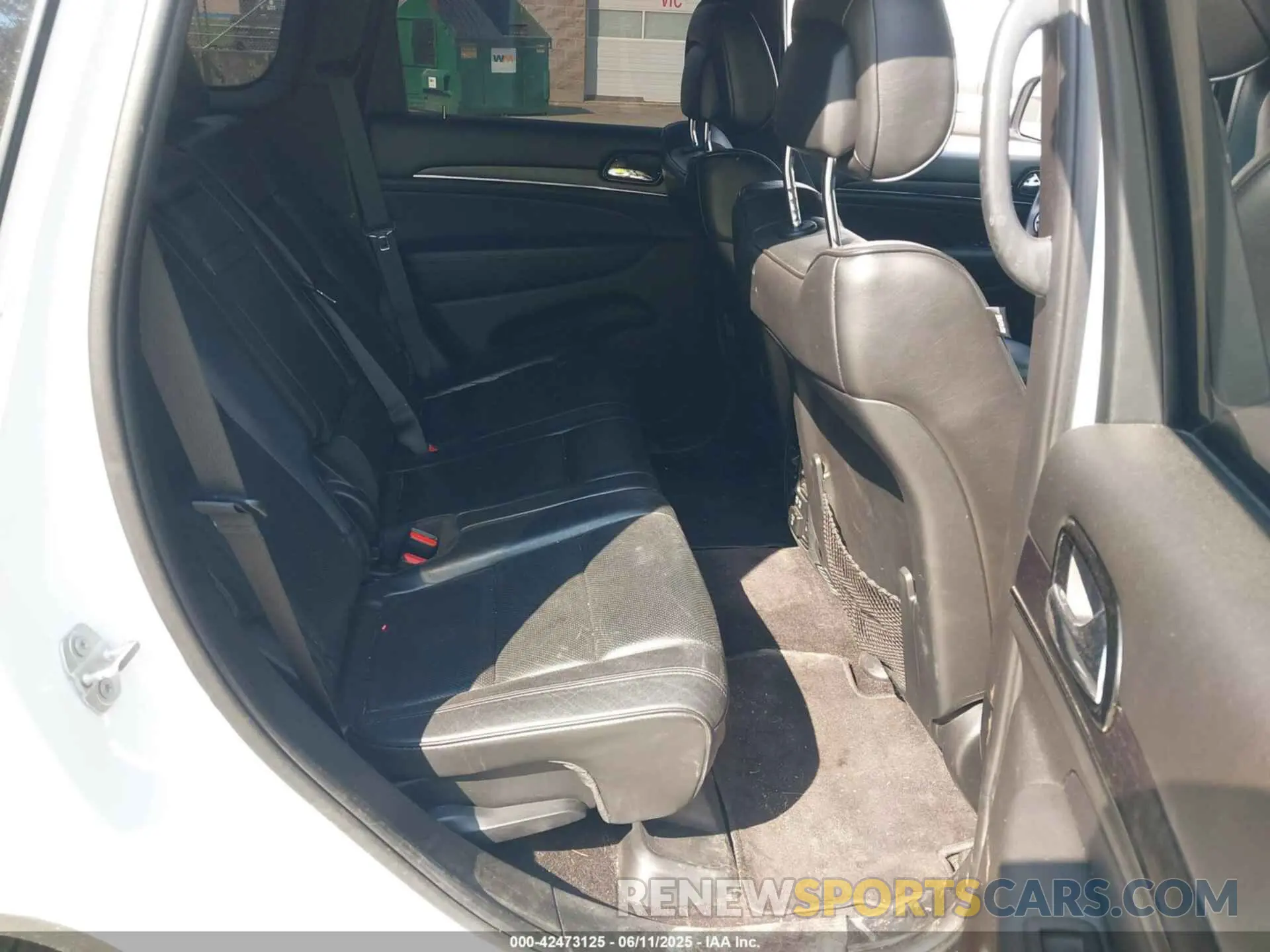 8 Photograph of a damaged car 1C4RJFCT2KC607788 JEEP GRAND CHEROKEE 2019