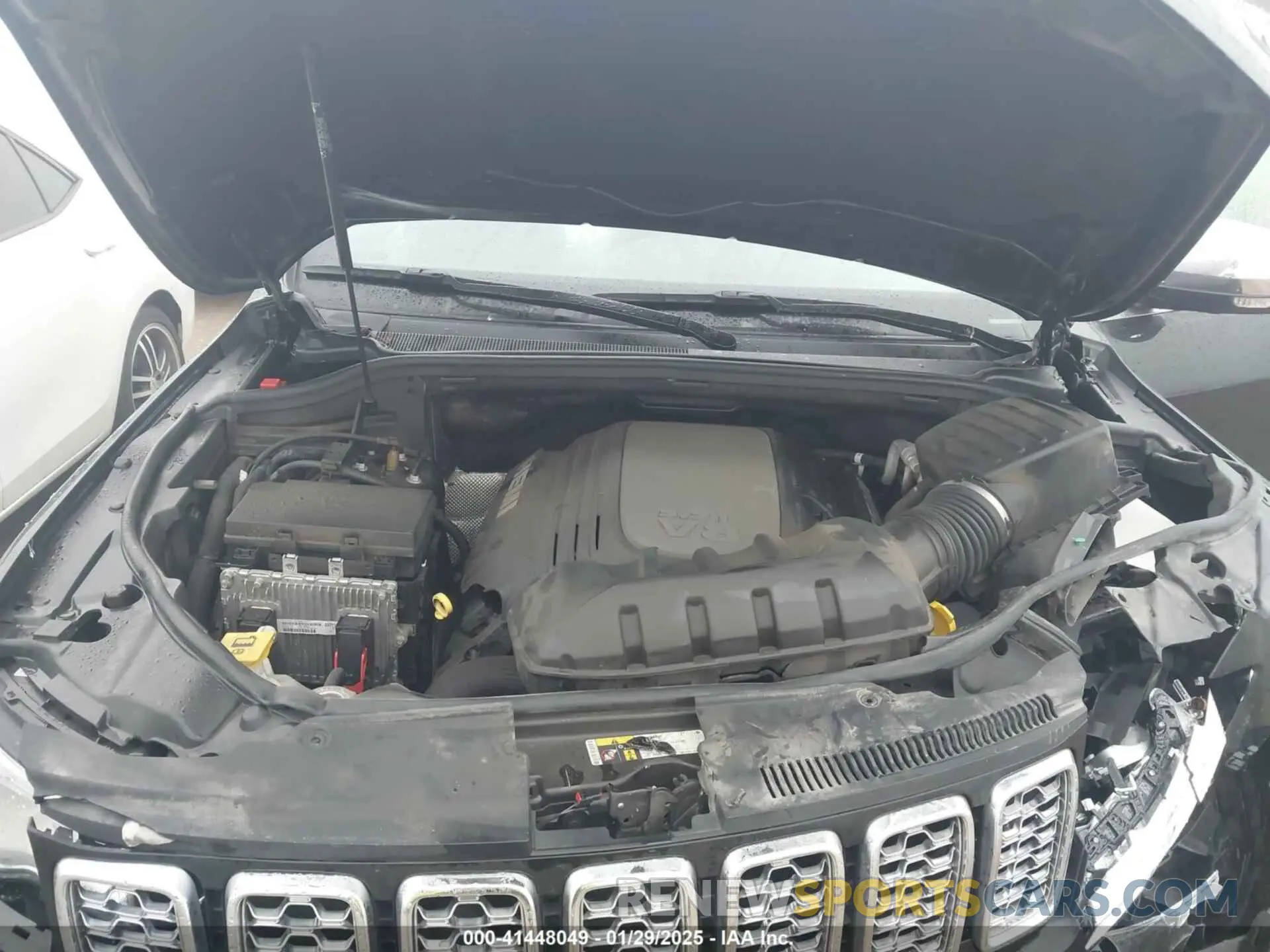 10 Photograph of a damaged car 1C4RJFCT9KC687767 JEEP GRAND CHEROKEE 2019