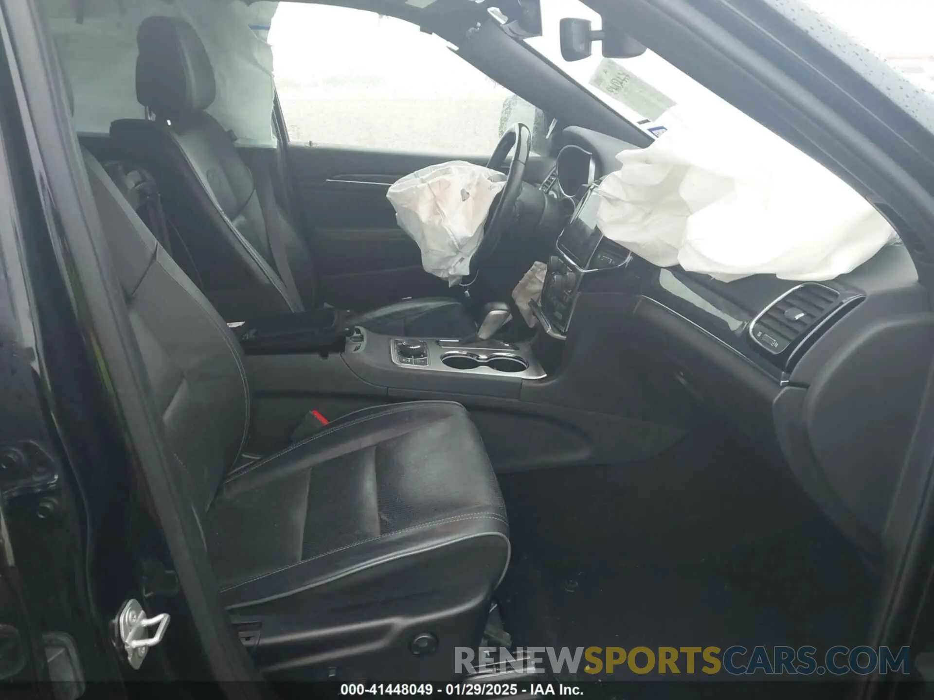 5 Photograph of a damaged car 1C4RJFCT9KC687767 JEEP GRAND CHEROKEE 2019