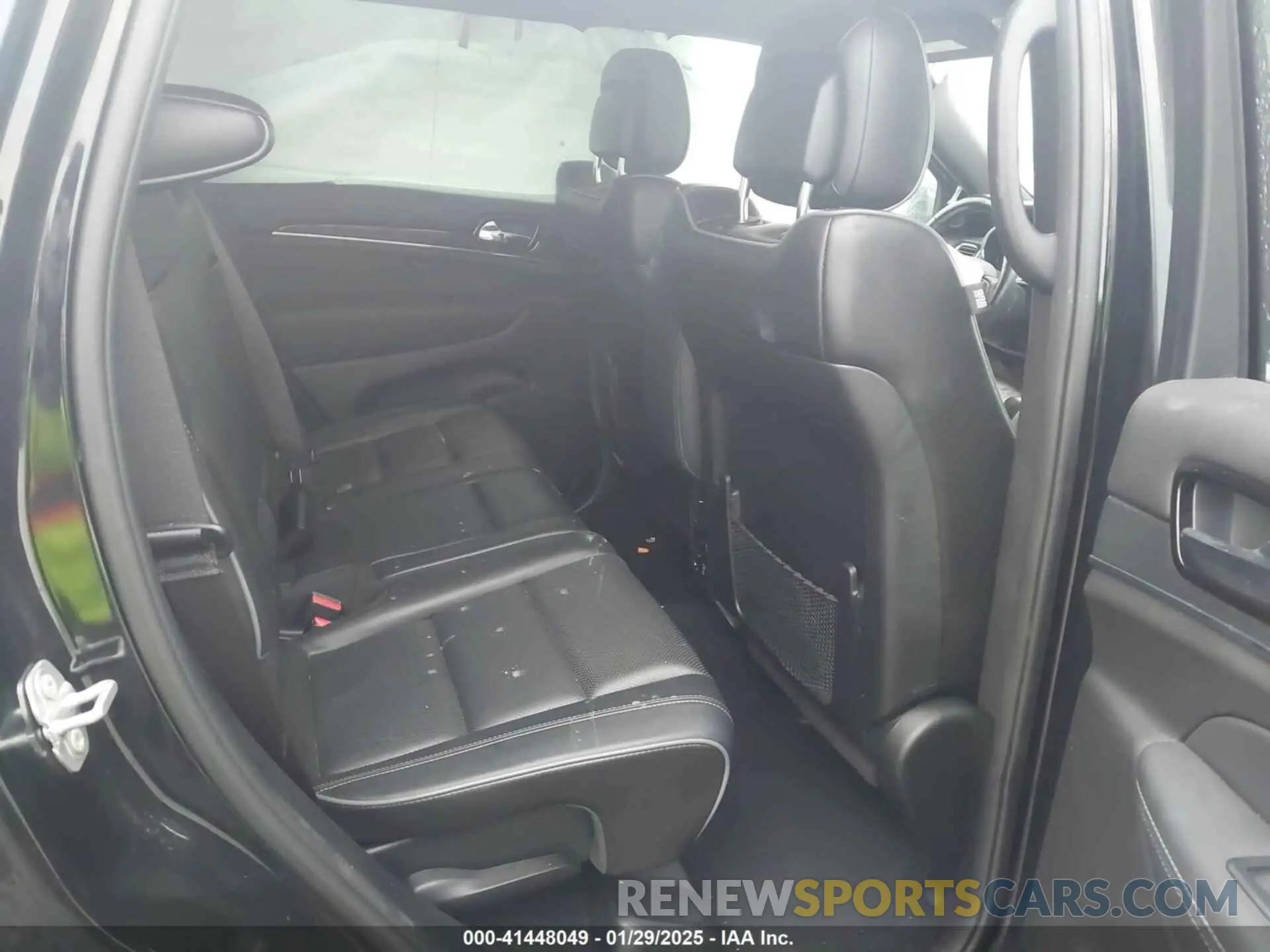 8 Photograph of a damaged car 1C4RJFCT9KC687767 JEEP GRAND CHEROKEE 2019