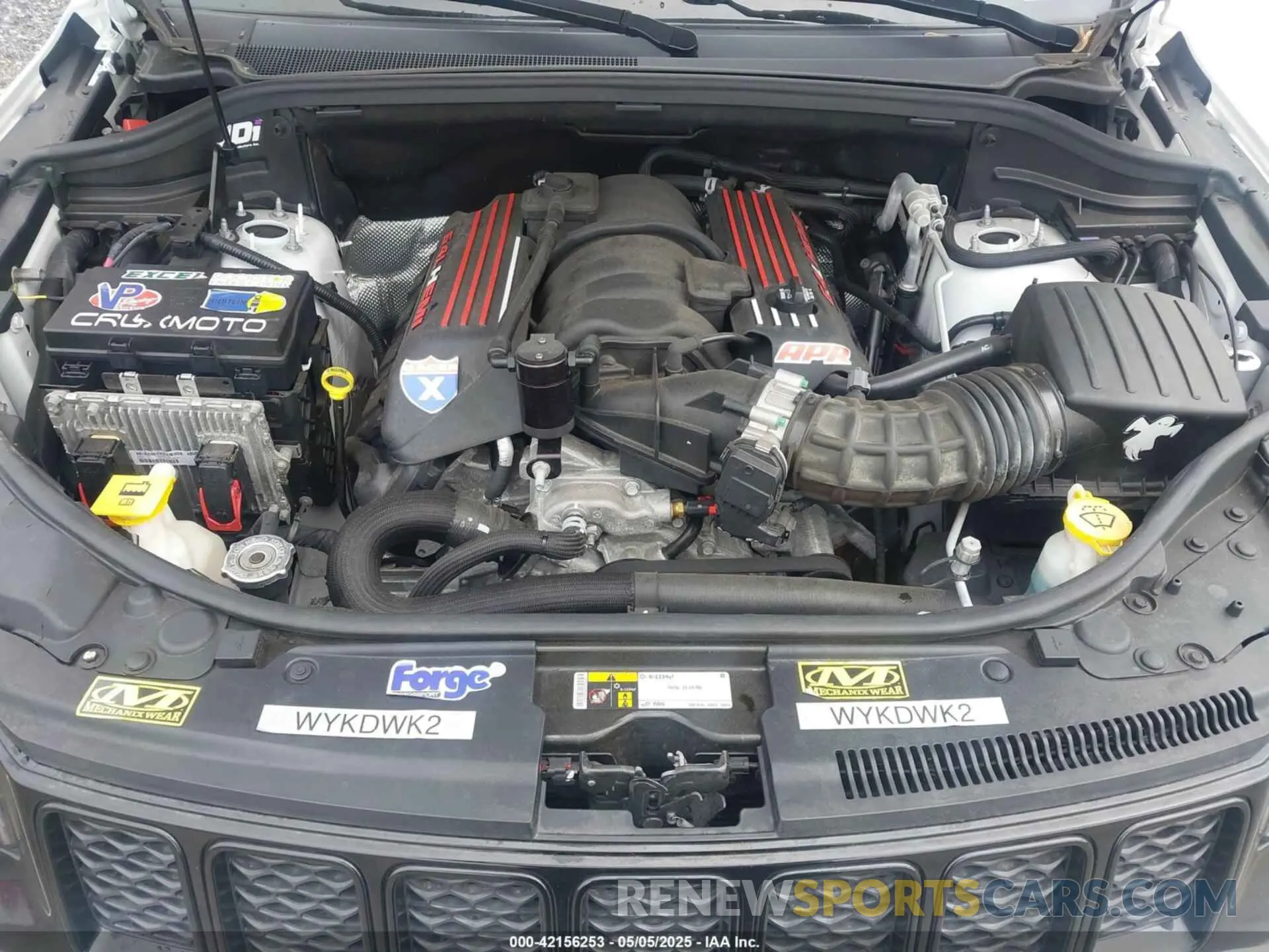 10 Photograph of a damaged car 1C4RJFDJ5KC835149 JEEP GRAND CHEROKEE 2019