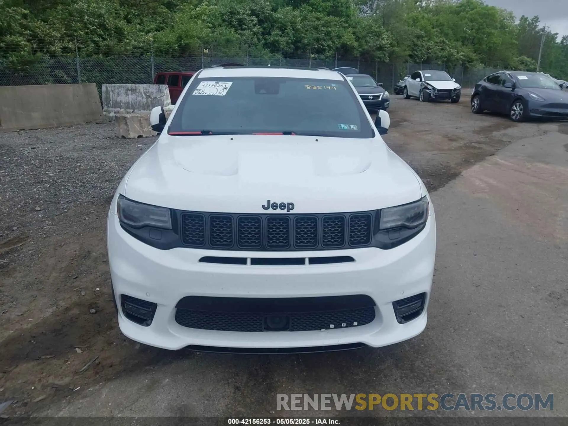 12 Photograph of a damaged car 1C4RJFDJ5KC835149 JEEP GRAND CHEROKEE 2019
