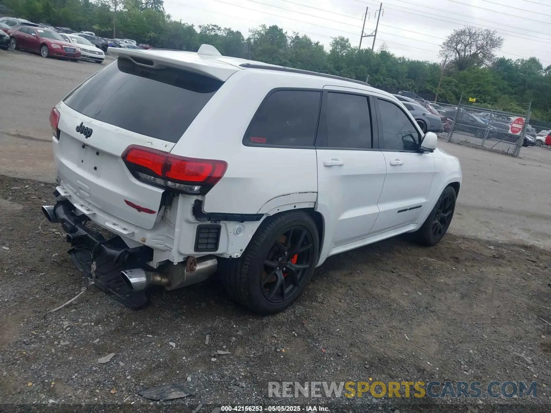 4 Photograph of a damaged car 1C4RJFDJ5KC835149 JEEP GRAND CHEROKEE 2019