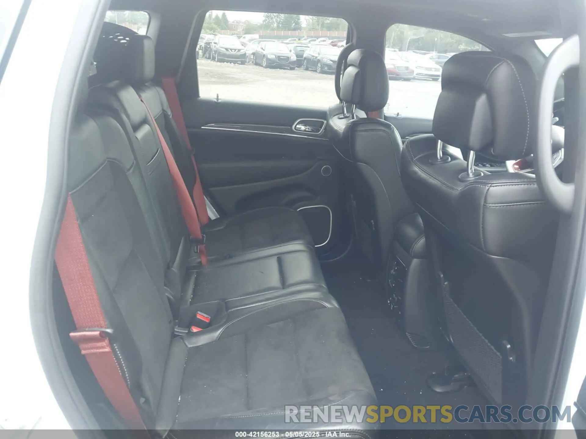 8 Photograph of a damaged car 1C4RJFDJ5KC835149 JEEP GRAND CHEROKEE 2019