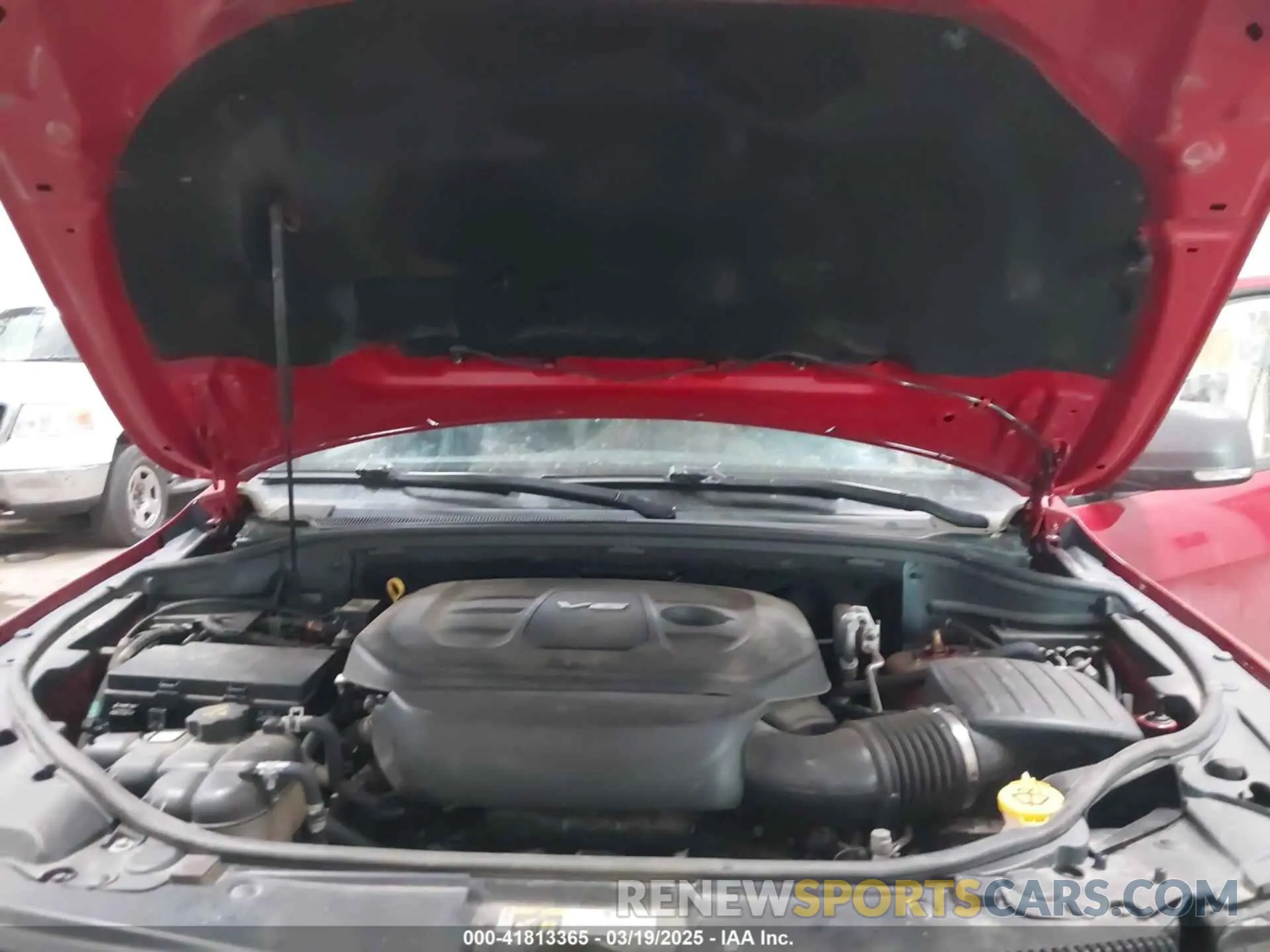 10 Photograph of a damaged car 1C4RJFLG2KC539639 JEEP GRAND CHEROKEE 2019