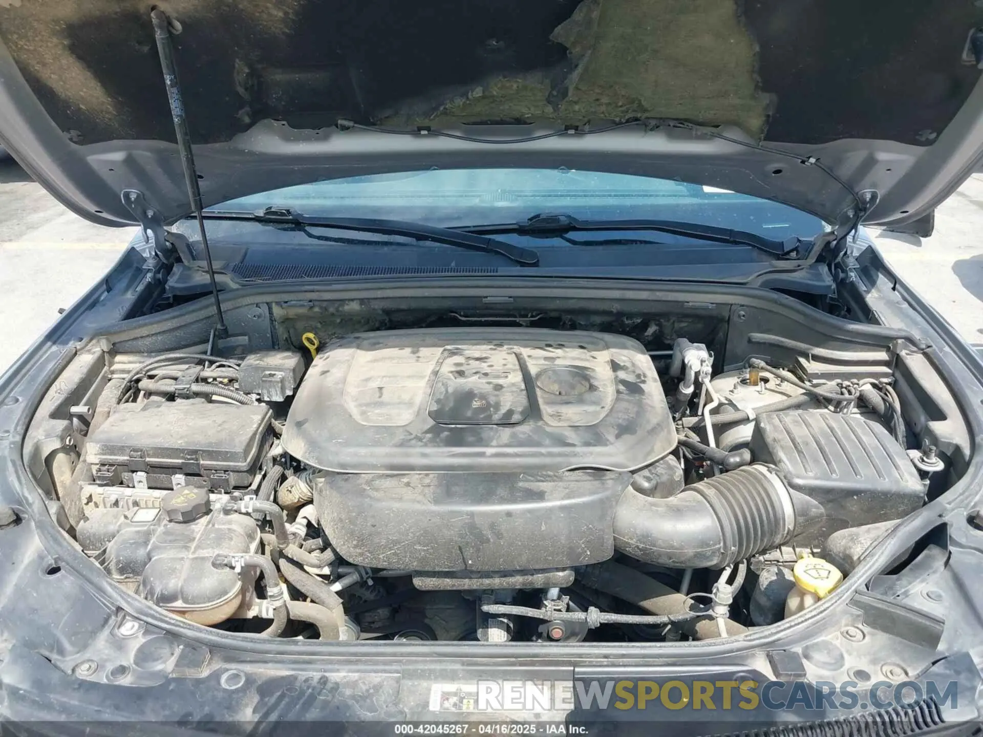 10 Photograph of a damaged car 1C4RJFLG3KC771909 JEEP GRAND CHEROKEE 2019