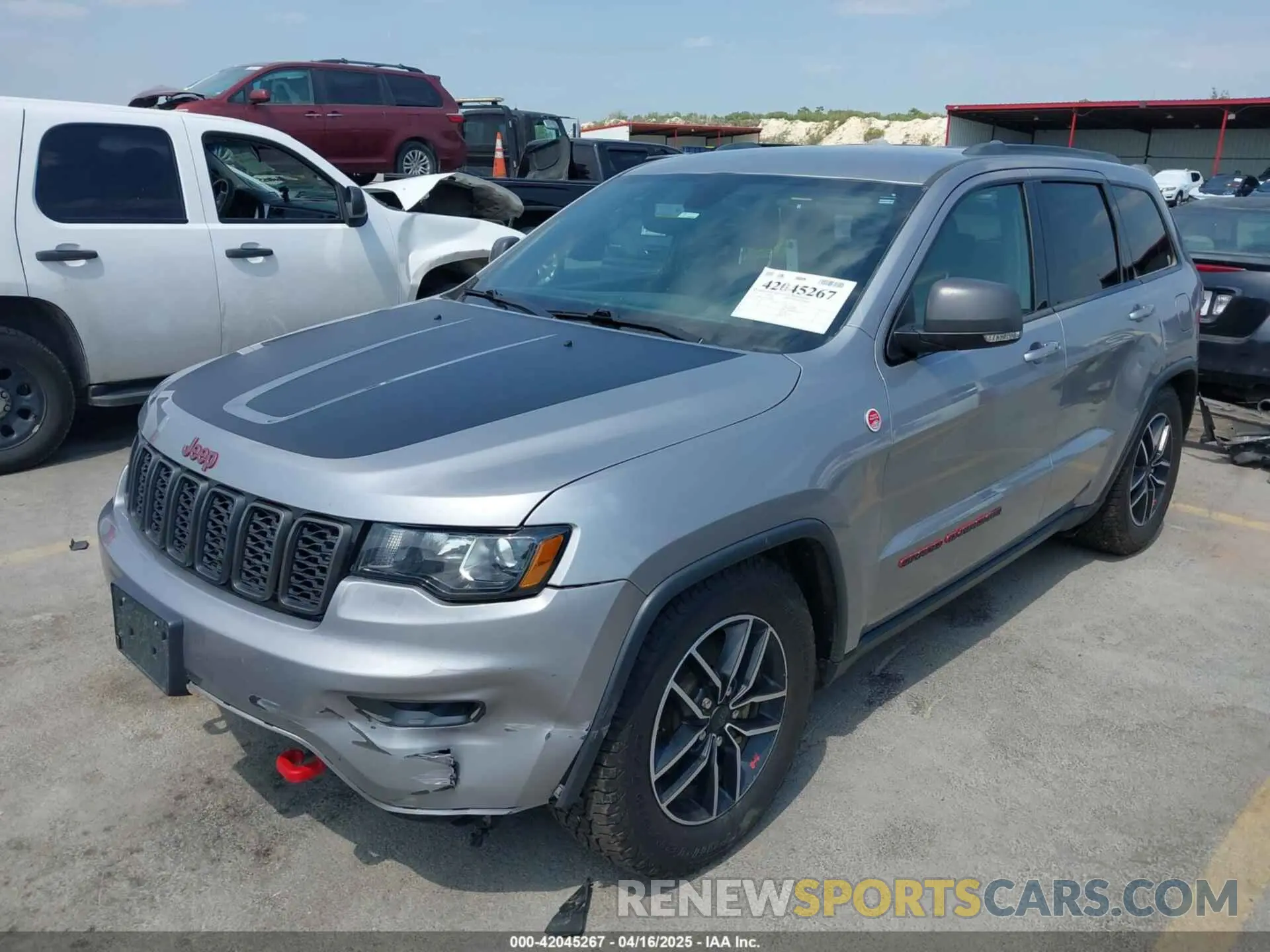 2 Photograph of a damaged car 1C4RJFLG3KC771909 JEEP GRAND CHEROKEE 2019