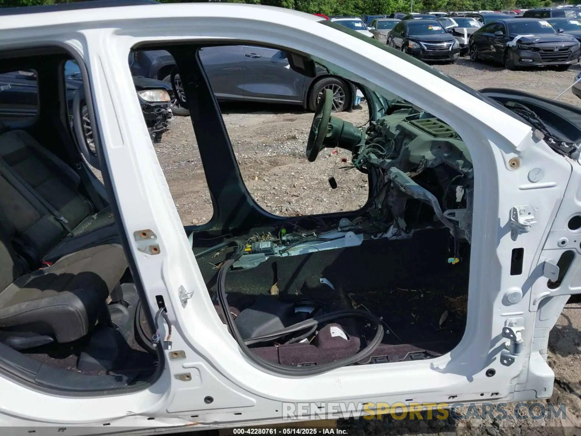 5 Photograph of a damaged car 1C4RJFN9XKC593656 JEEP GRAND CHEROKEE 2019