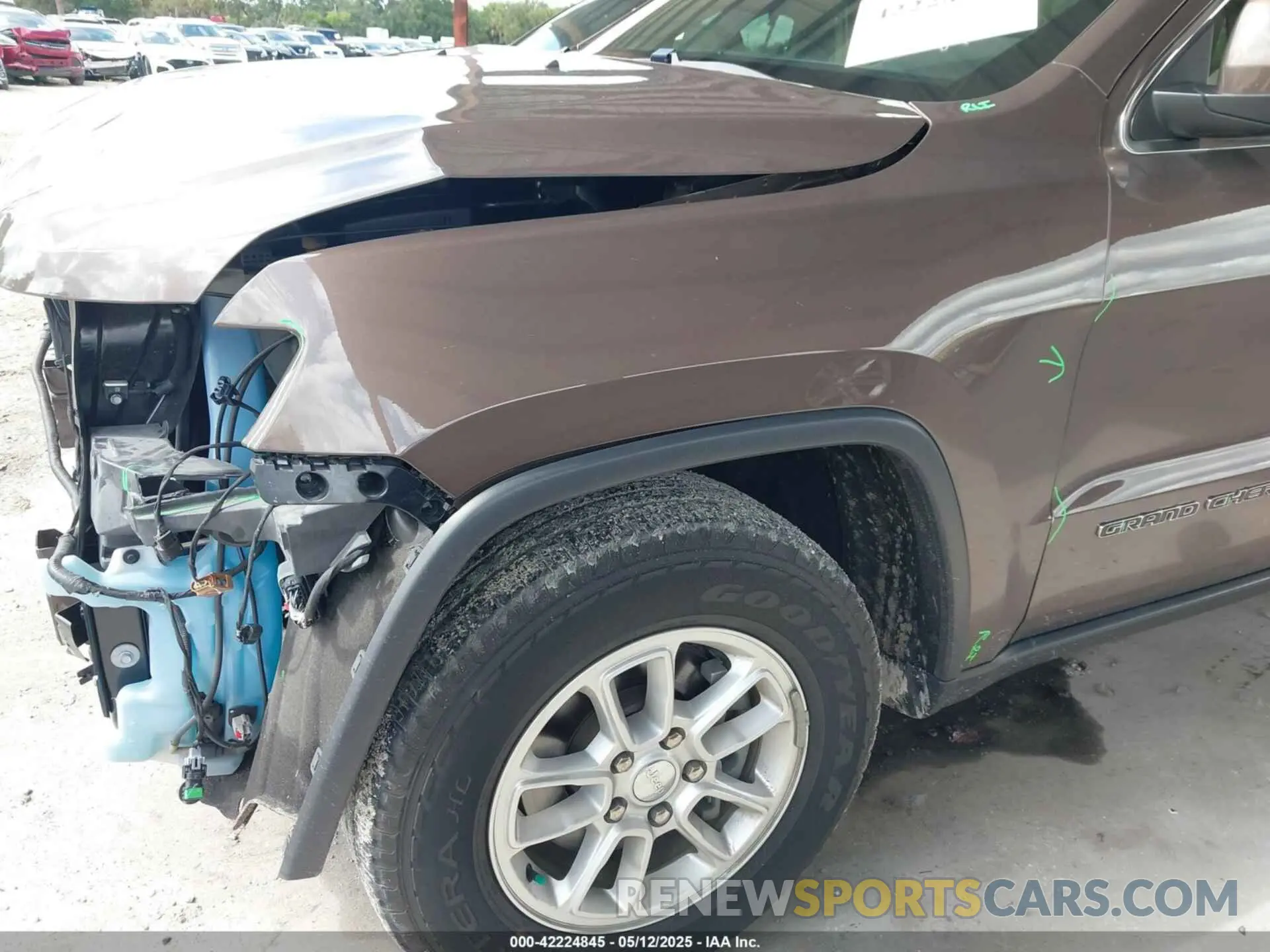 18 Photograph of a damaged car 1C4RJEAG0LC245865 JEEP GRAND CHEROKEE 2020