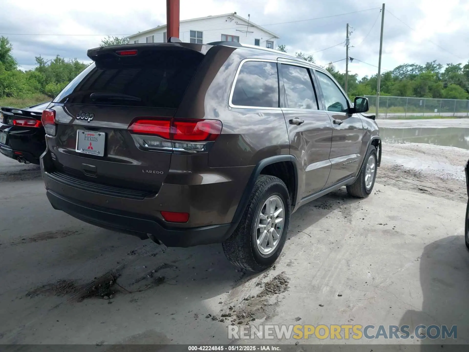 4 Photograph of a damaged car 1C4RJEAG0LC245865 JEEP GRAND CHEROKEE 2020