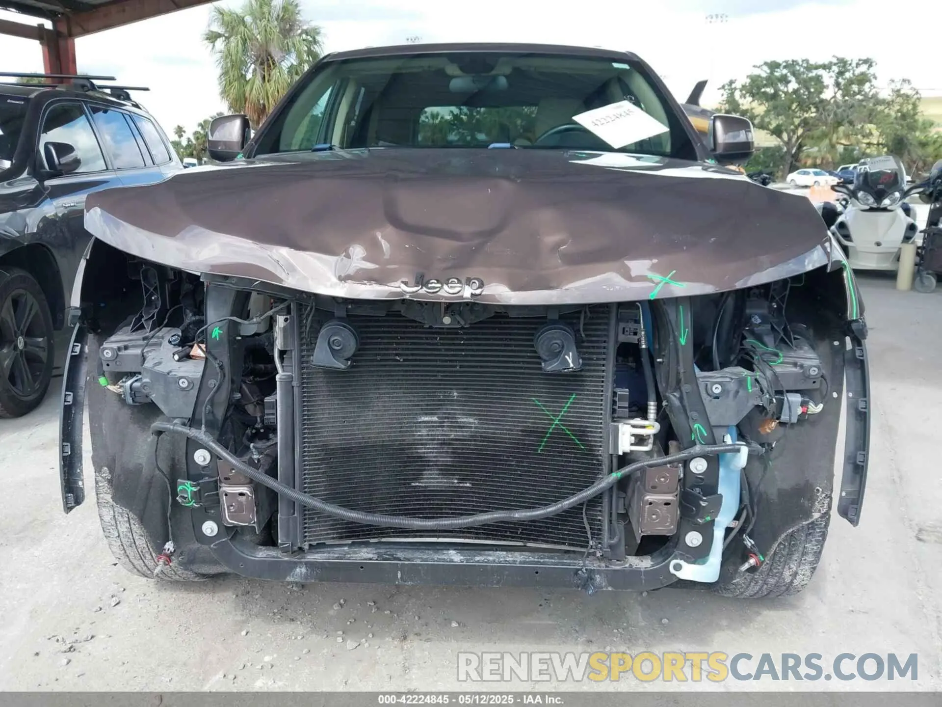 6 Photograph of a damaged car 1C4RJEAG0LC245865 JEEP GRAND CHEROKEE 2020