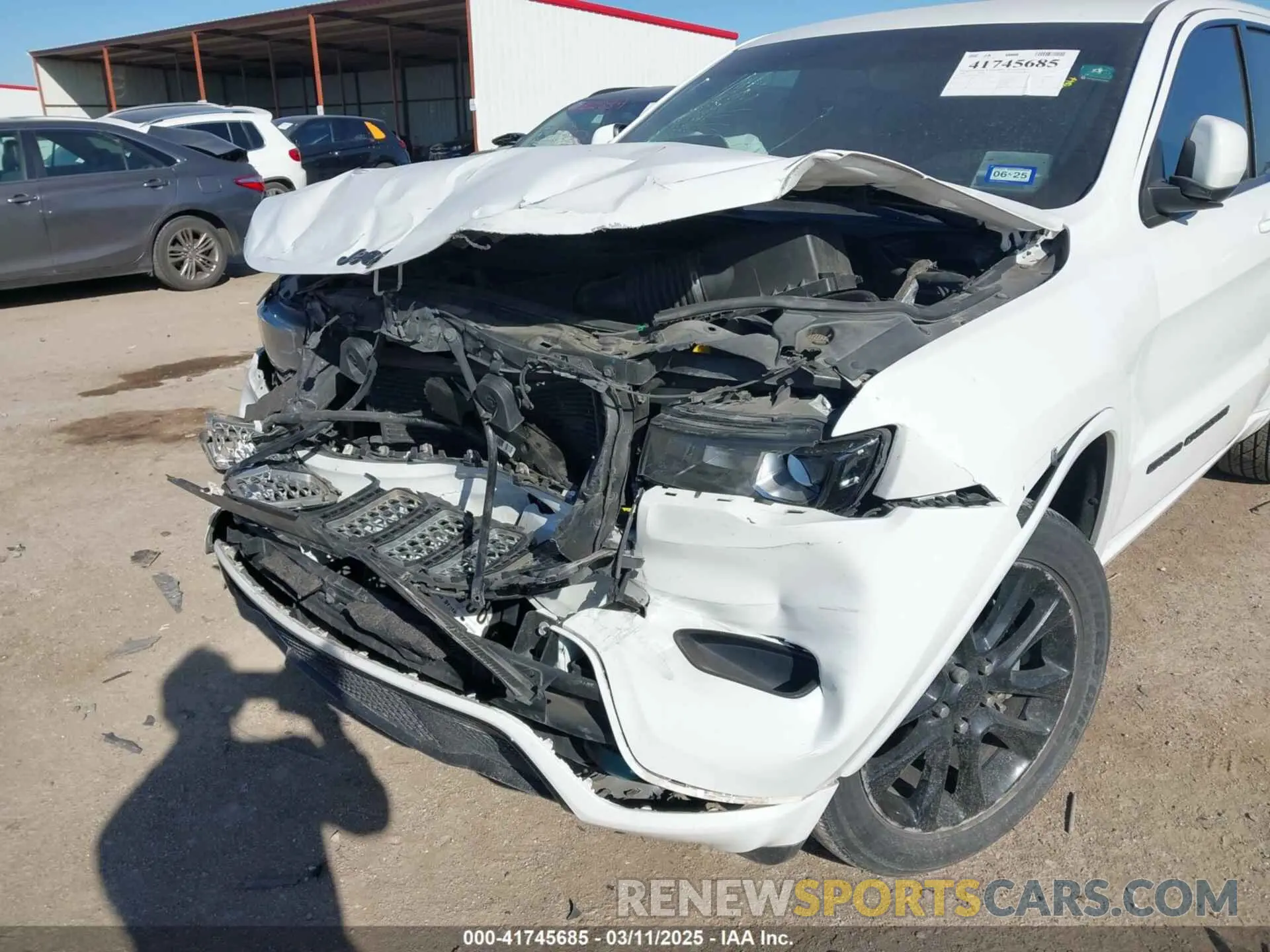 6 Photograph of a damaged car 1C4RJEAG0LC370994 JEEP GRAND CHEROKEE 2020