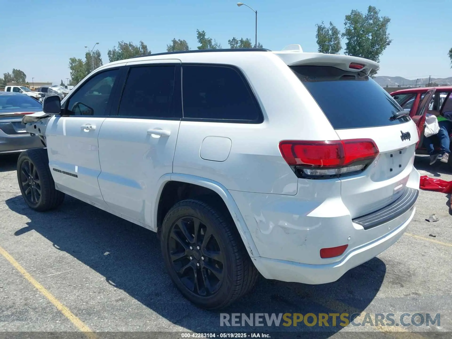 3 Фотография поврежденного автомобиля 1C4RJEAG1LC170576 JEEP GRAND CHEROKEE 2020