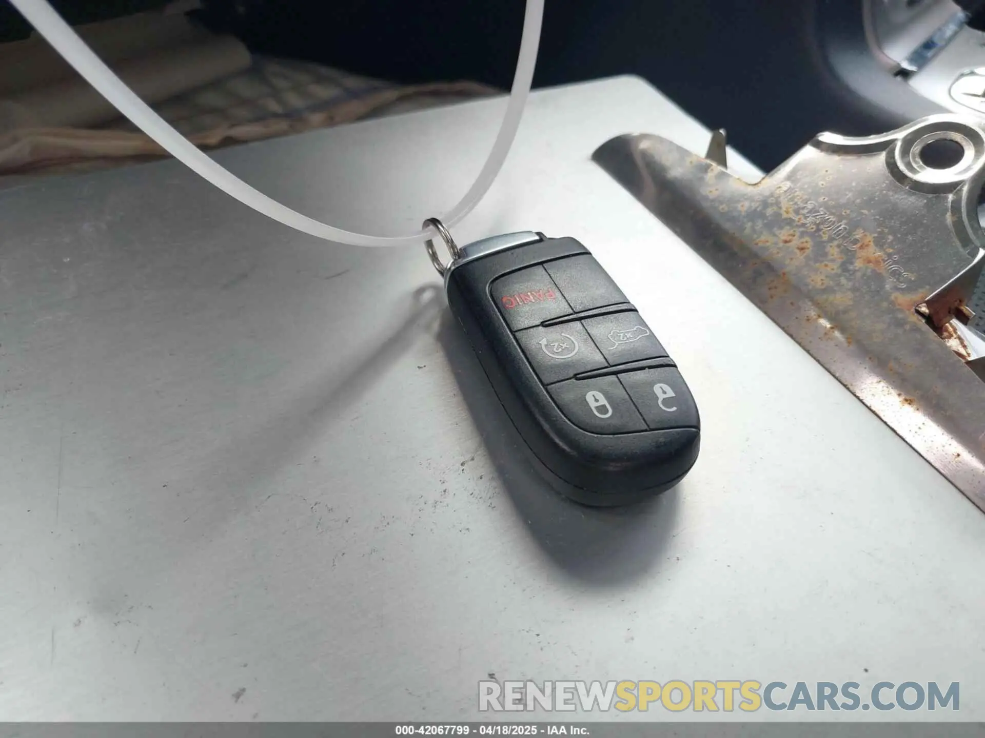 11 Photograph of a damaged car 1C4RJEAG1LC404795 JEEP GRAND CHEROKEE 2020