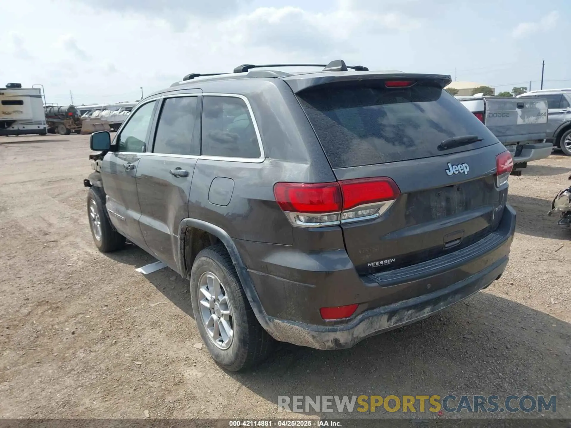 3 Photograph of a damaged car 1C4RJEAG2LC284912 JEEP GRAND CHEROKEE 2020