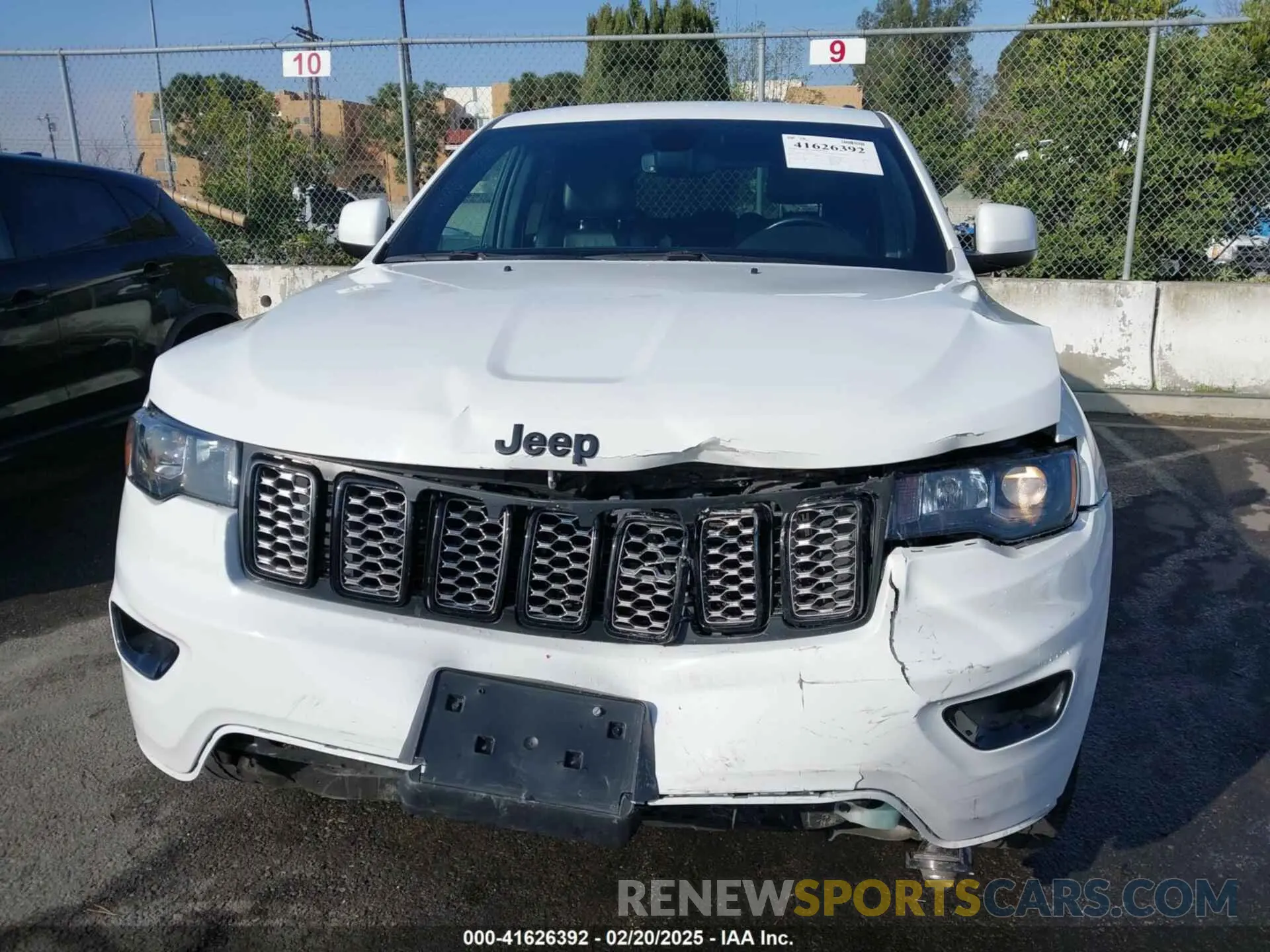 13 Photograph of a damaged car 1C4RJEAG2LC306195 JEEP GRAND CHEROKEE 2020