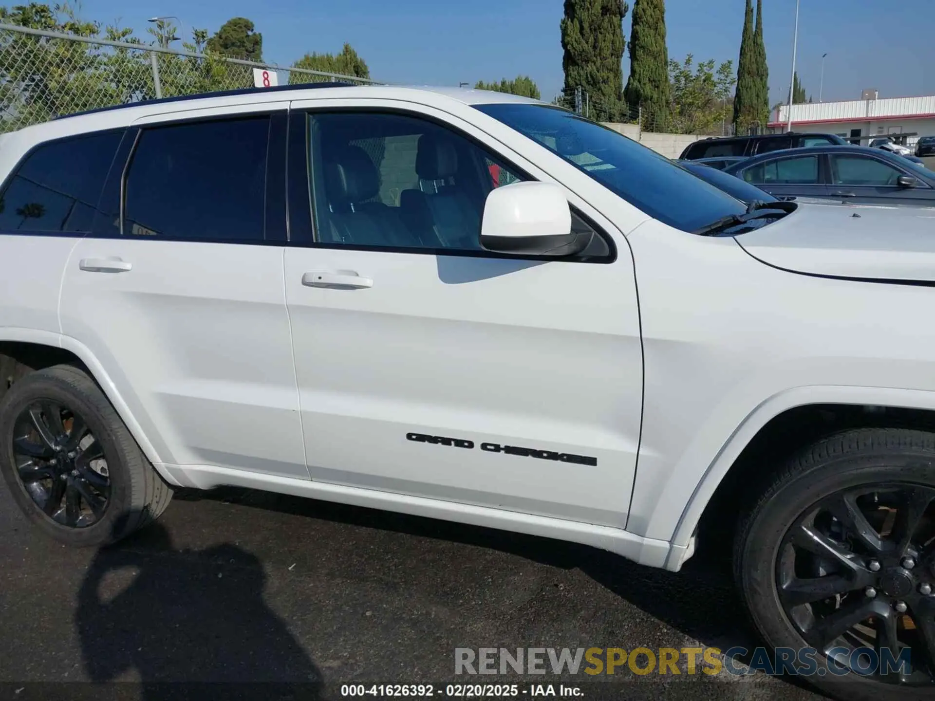 14 Photograph of a damaged car 1C4RJEAG2LC306195 JEEP GRAND CHEROKEE 2020