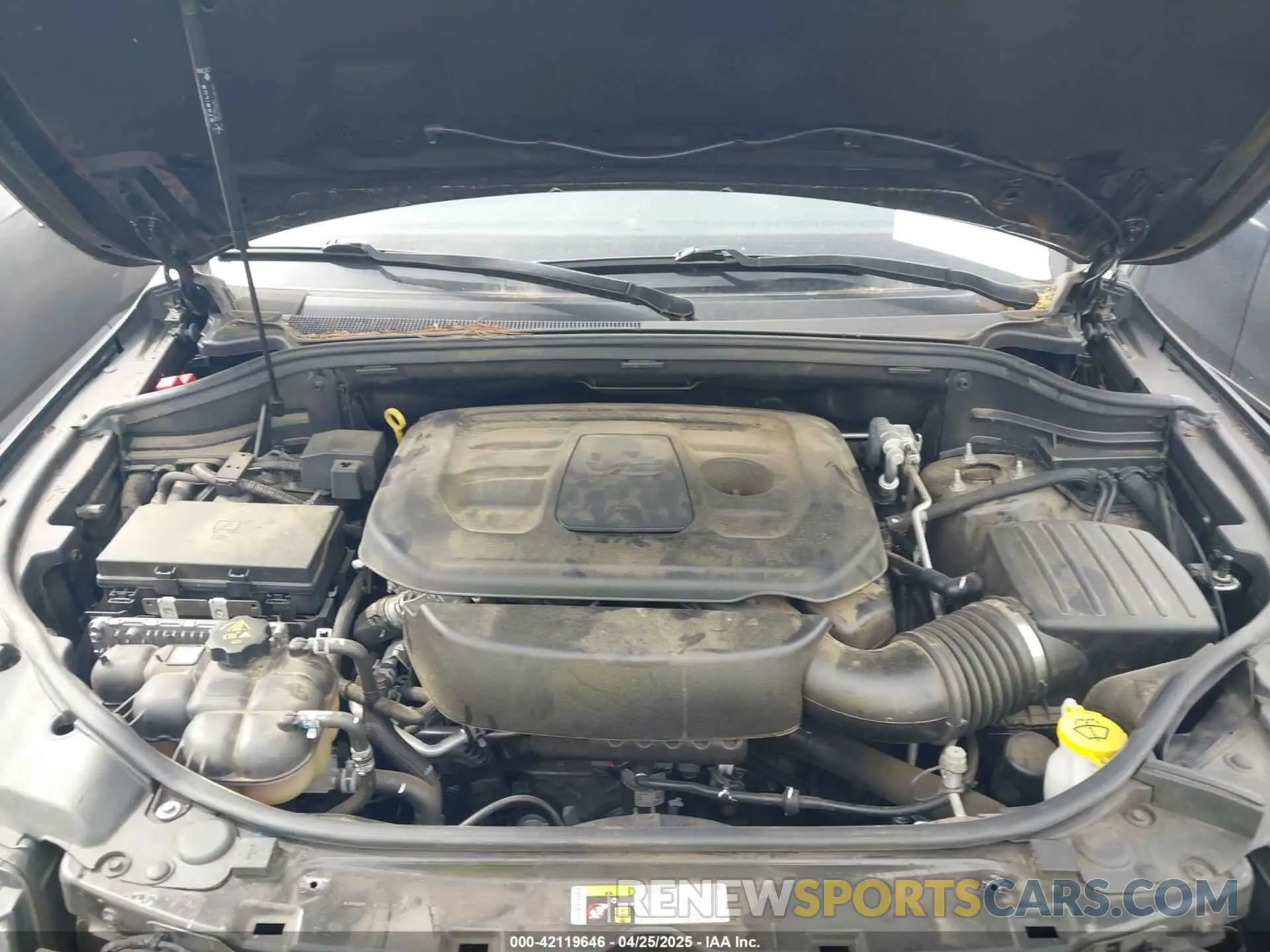 10 Photograph of a damaged car 1C4RJEAG4LC337660 JEEP GRAND CHEROKEE 2020