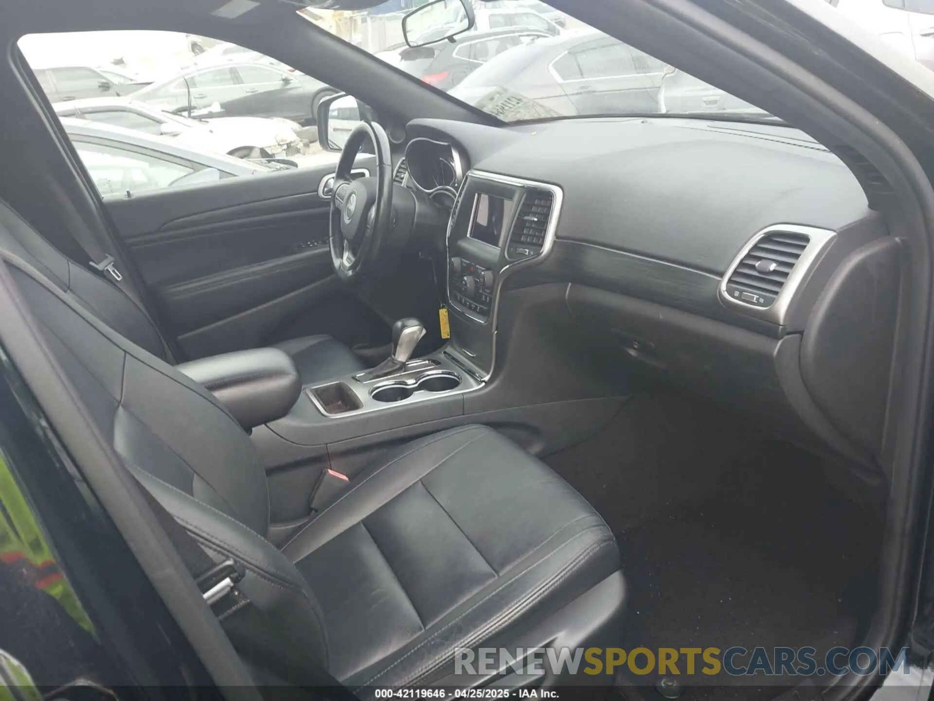 5 Photograph of a damaged car 1C4RJEAG4LC337660 JEEP GRAND CHEROKEE 2020