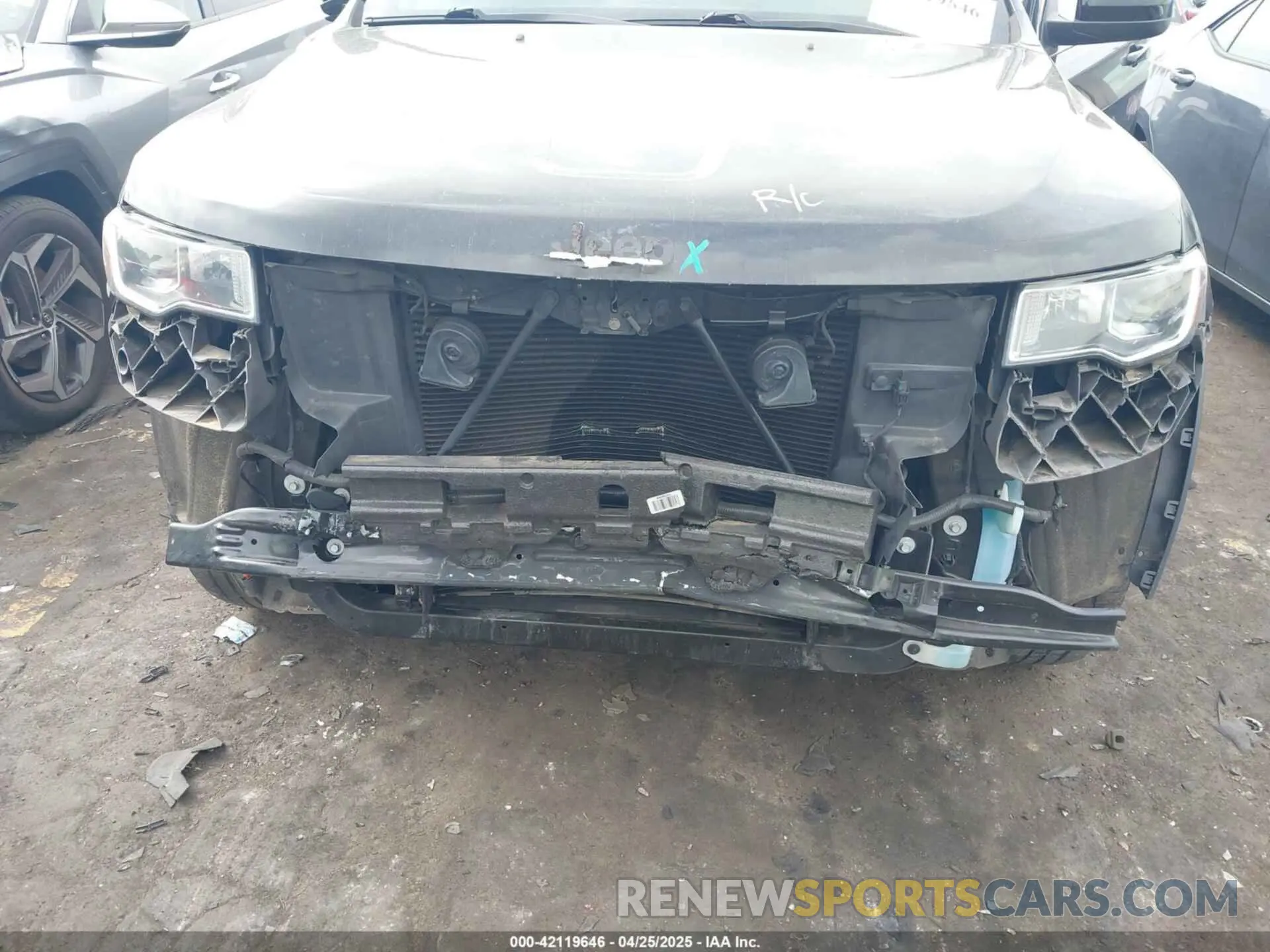 6 Photograph of a damaged car 1C4RJEAG4LC337660 JEEP GRAND CHEROKEE 2020