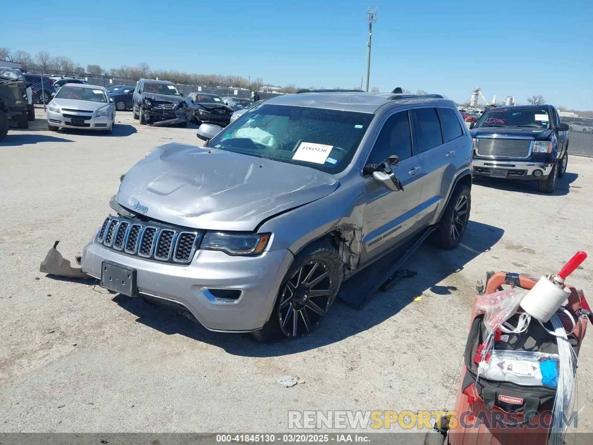 2 Photograph of a damaged car 1C4RJEAG6LC256742 JEEP GRAND CHEROKEE 2020