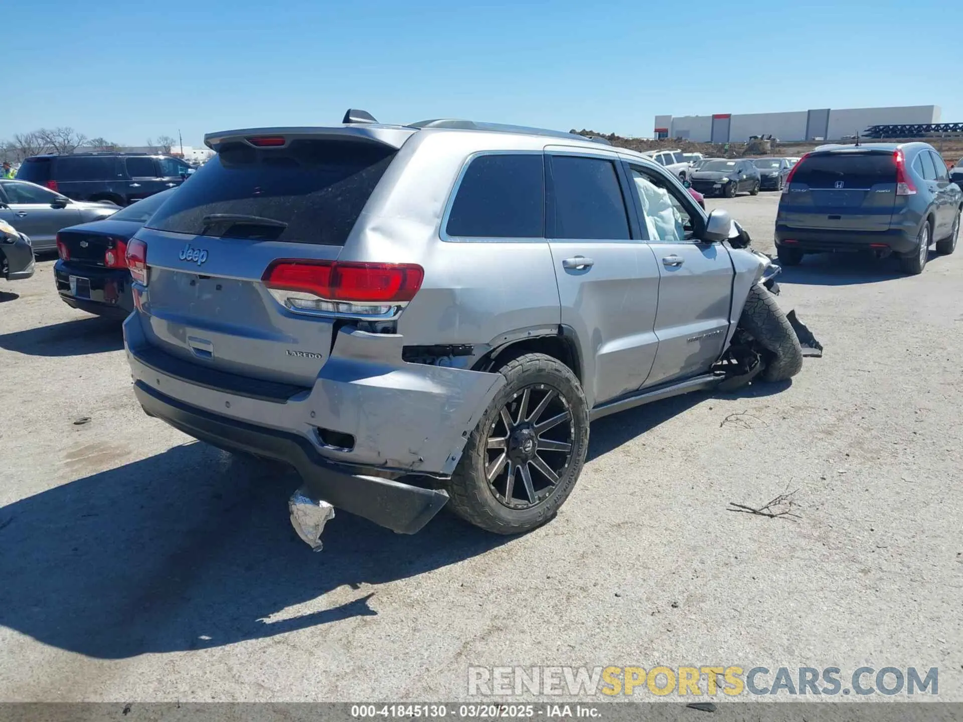 4 Photograph of a damaged car 1C4RJEAG6LC256742 JEEP GRAND CHEROKEE 2020