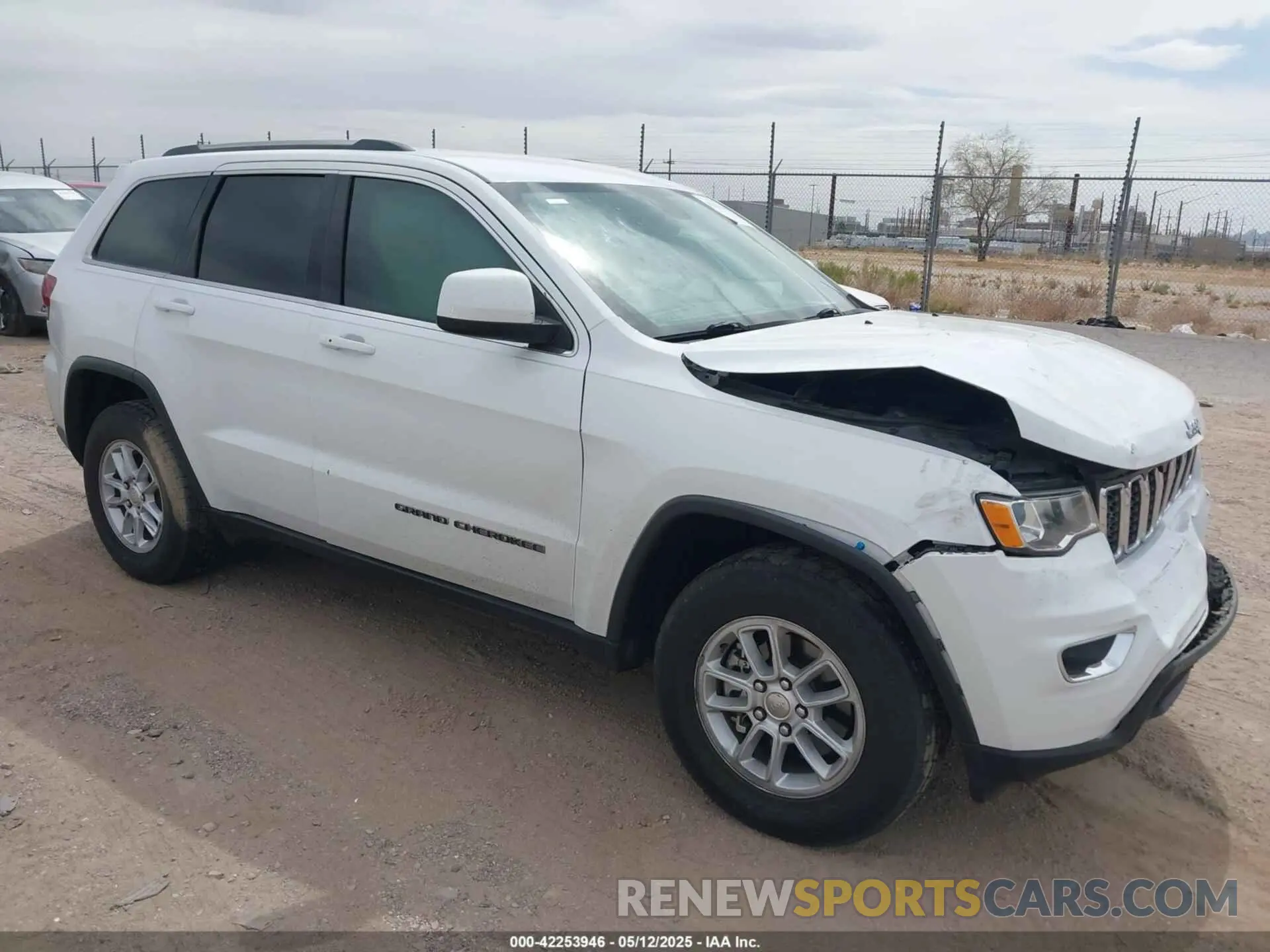1 Photograph of a damaged car 1C4RJEAG7LC328824 JEEP GRAND CHEROKEE 2020