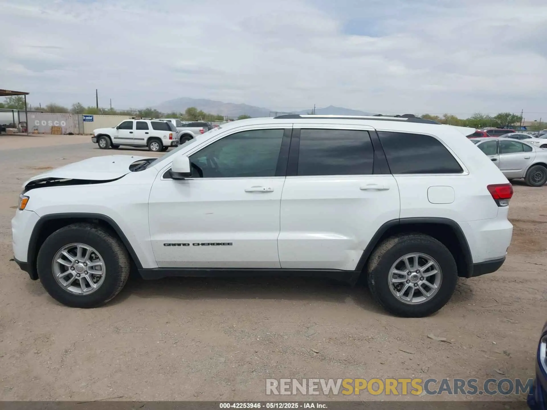 14 Photograph of a damaged car 1C4RJEAG7LC328824 JEEP GRAND CHEROKEE 2020