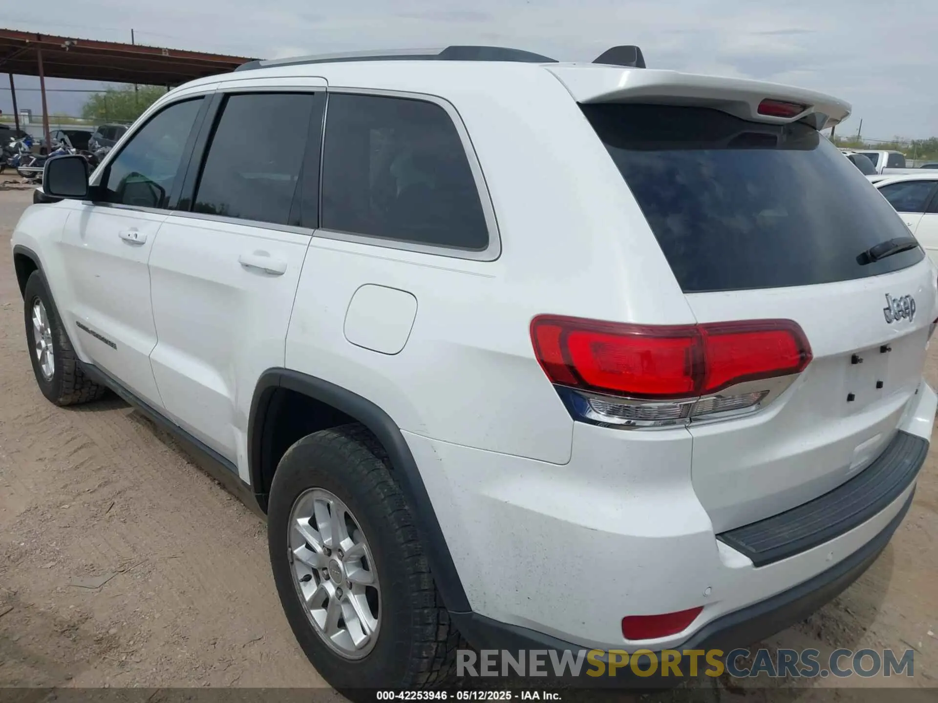 3 Photograph of a damaged car 1C4RJEAG7LC328824 JEEP GRAND CHEROKEE 2020