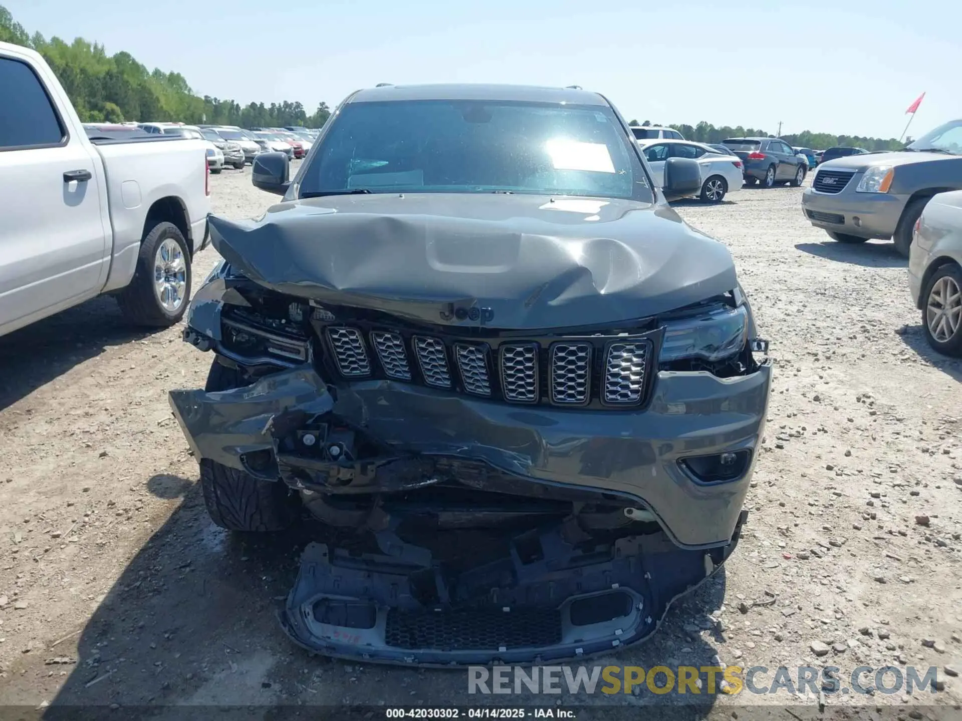 12 Photograph of a damaged car 1C4RJEAG8LC391785 JEEP GRAND CHEROKEE 2020