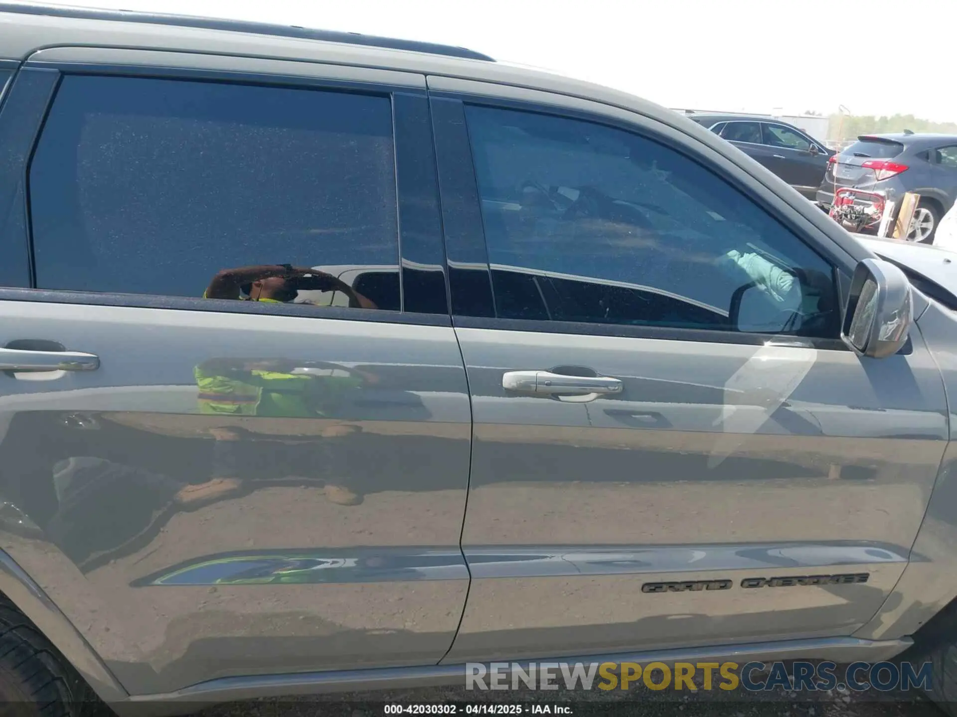 13 Photograph of a damaged car 1C4RJEAG8LC391785 JEEP GRAND CHEROKEE 2020