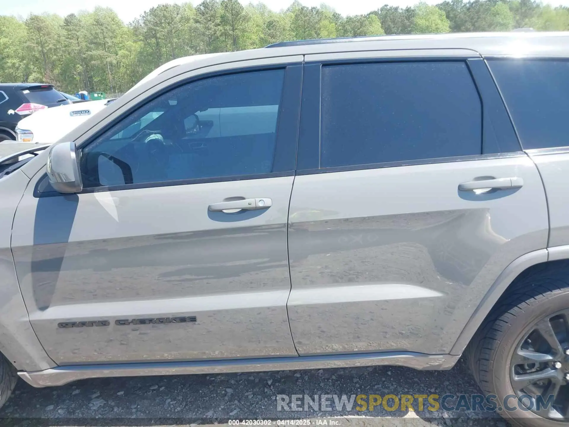 14 Photograph of a damaged car 1C4RJEAG8LC391785 JEEP GRAND CHEROKEE 2020