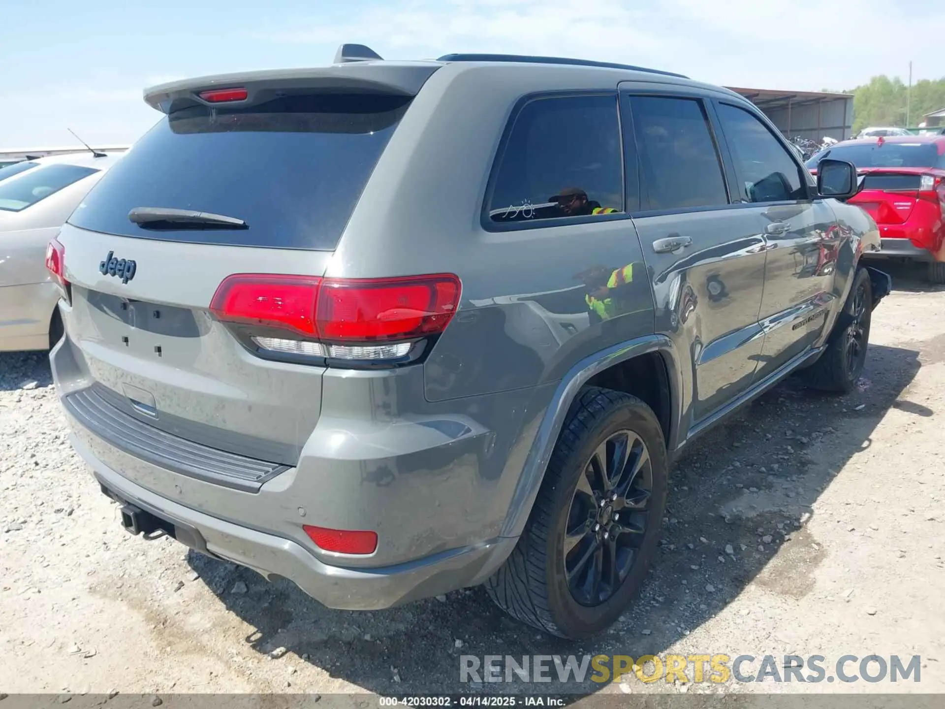 4 Photograph of a damaged car 1C4RJEAG8LC391785 JEEP GRAND CHEROKEE 2020