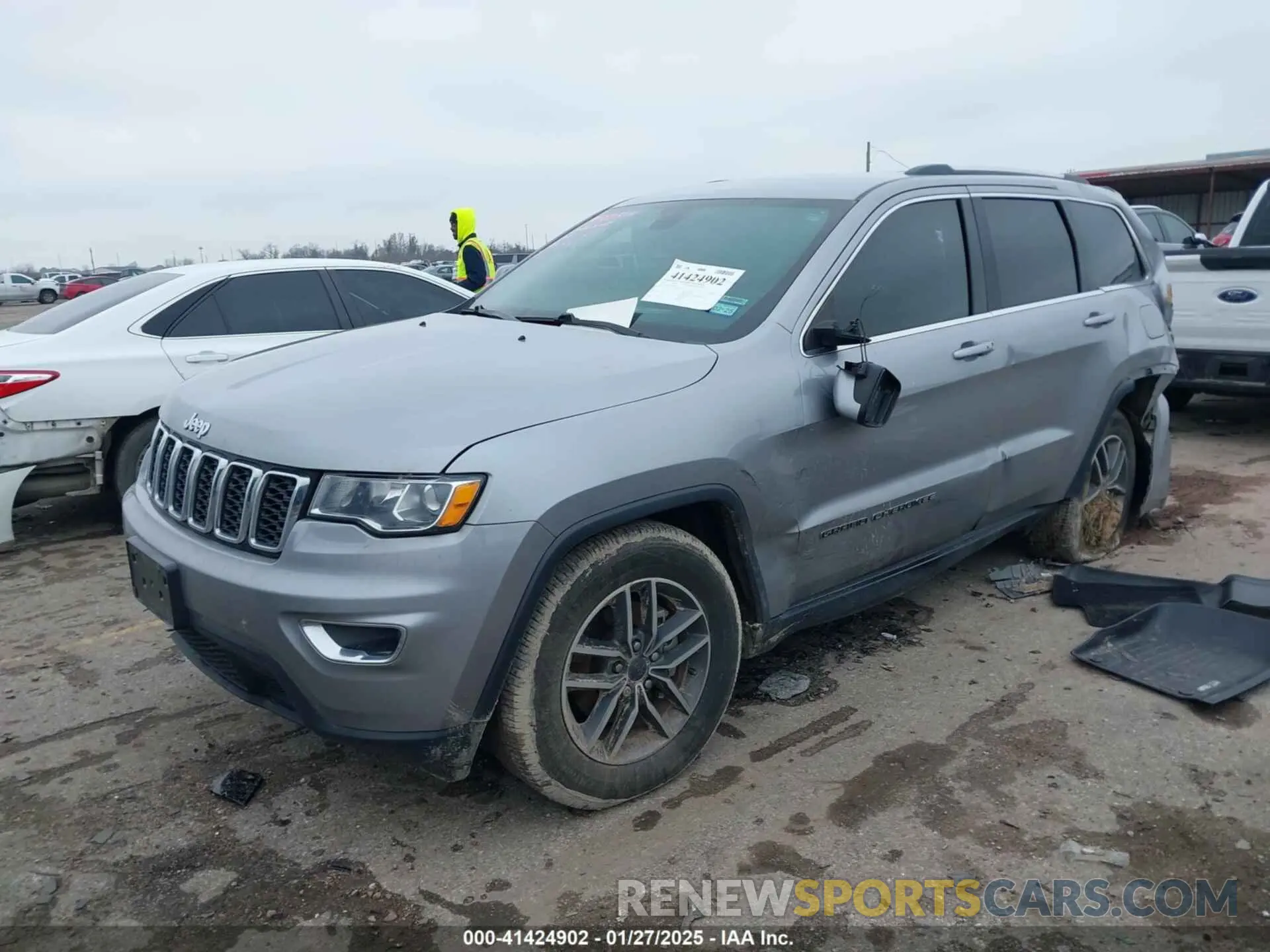 2 Photograph of a damaged car 1C4RJEAGXLC278453 JEEP GRAND CHEROKEE 2020