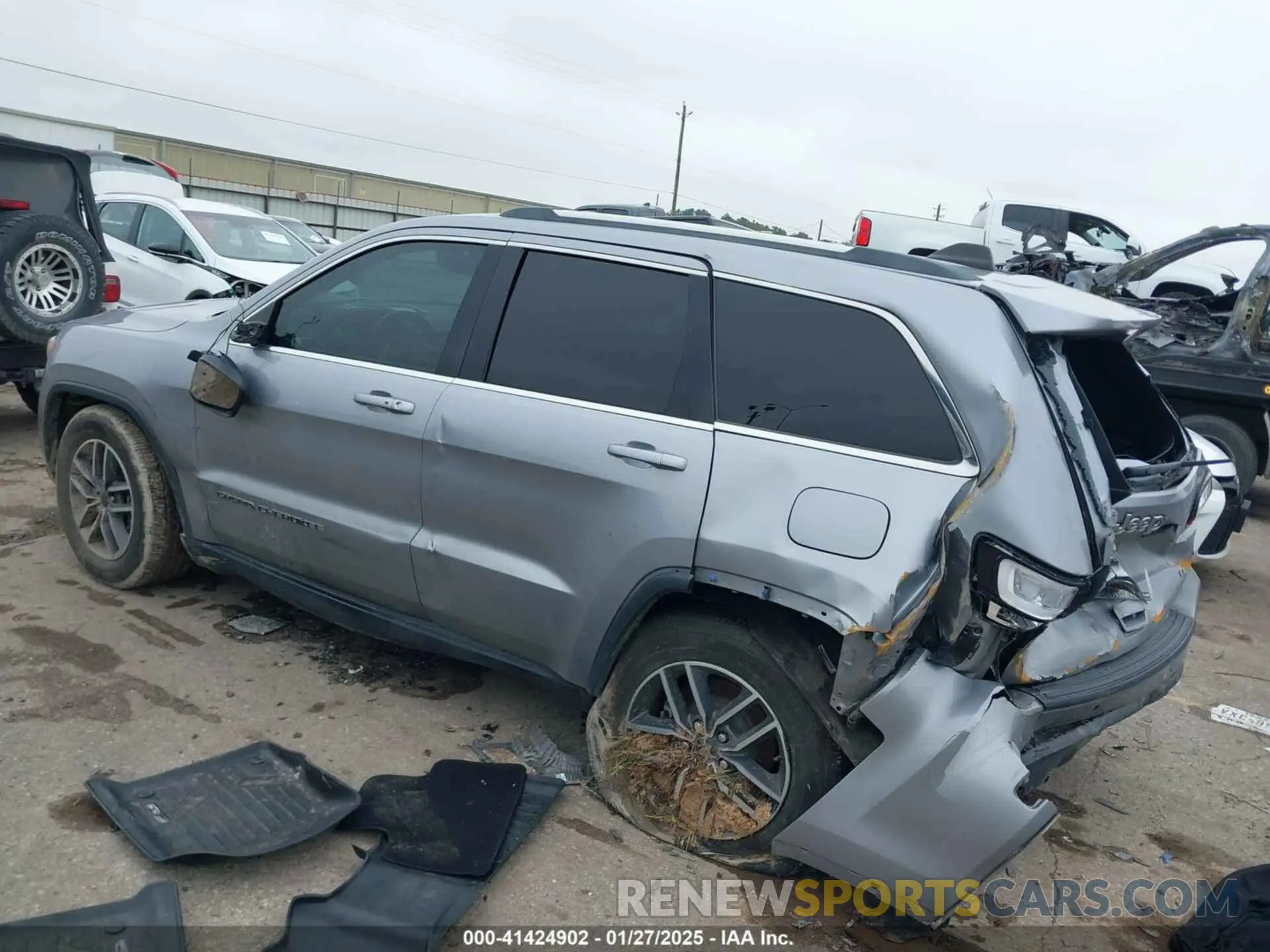 3 Photograph of a damaged car 1C4RJEAGXLC278453 JEEP GRAND CHEROKEE 2020