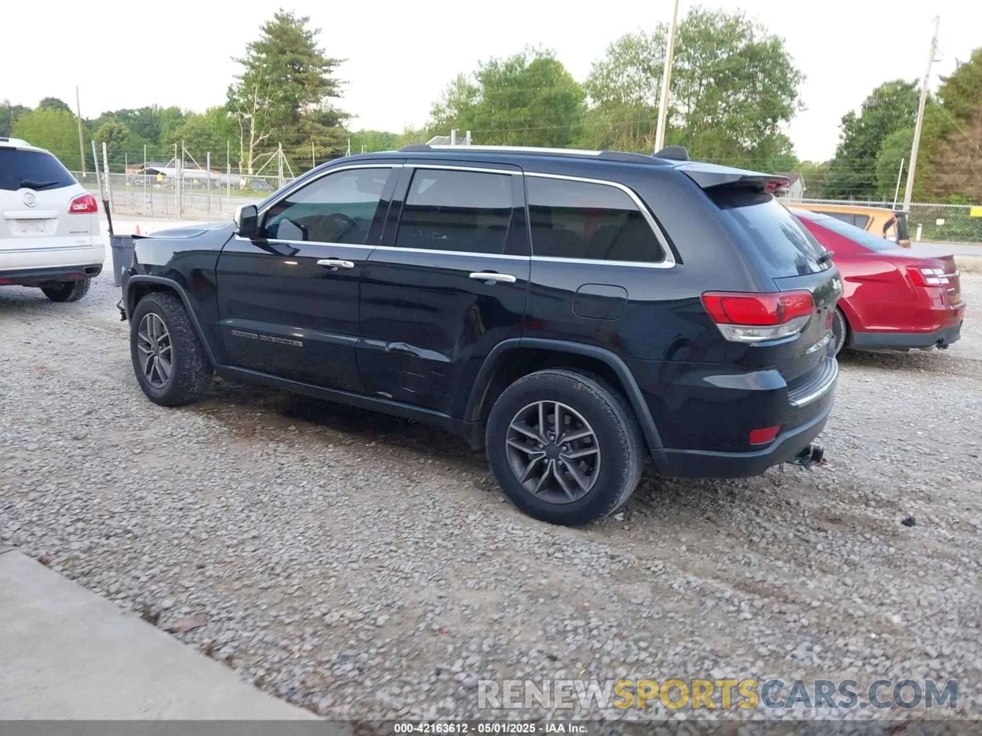 3 Photograph of a damaged car 1C4RJEBG0LC305867 JEEP GRAND CHEROKEE 2020