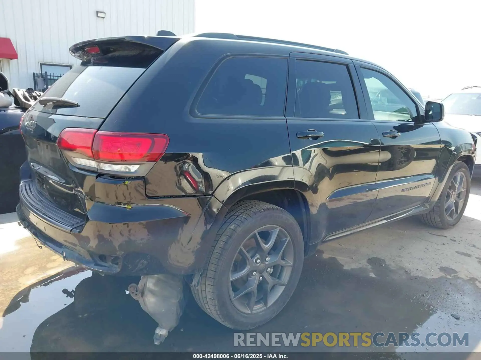 4 Photograph of a damaged car 1C4RJEBG1LC328977 JEEP GRAND CHEROKEE 2020