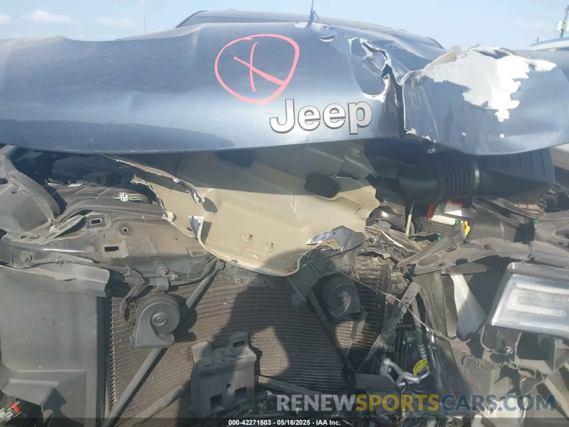 10 Photograph of a damaged car 1C4RJEBG3LC371068 JEEP GRAND CHEROKEE 2020
